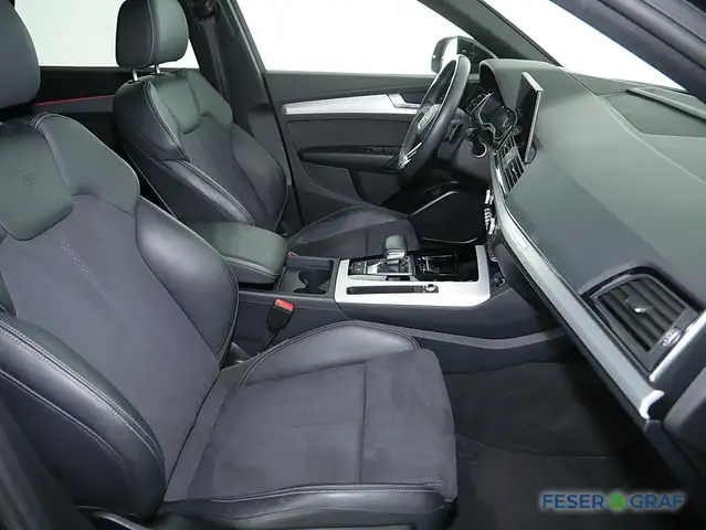 Audi Q5 view 6