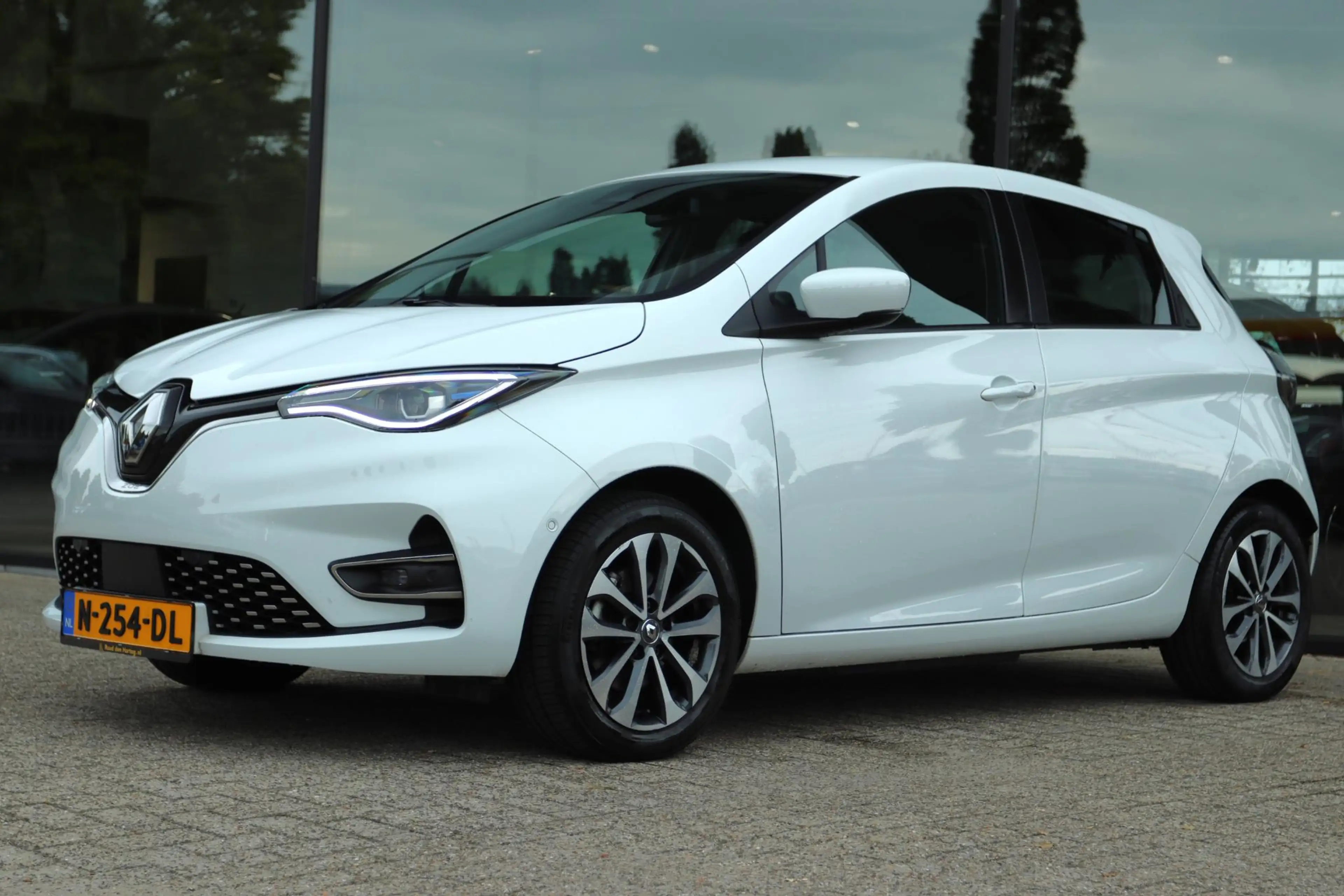 Renault ZOE R135 INTENS 52KWH SOH 92.4% | KOOPACCU | CARPLAY |