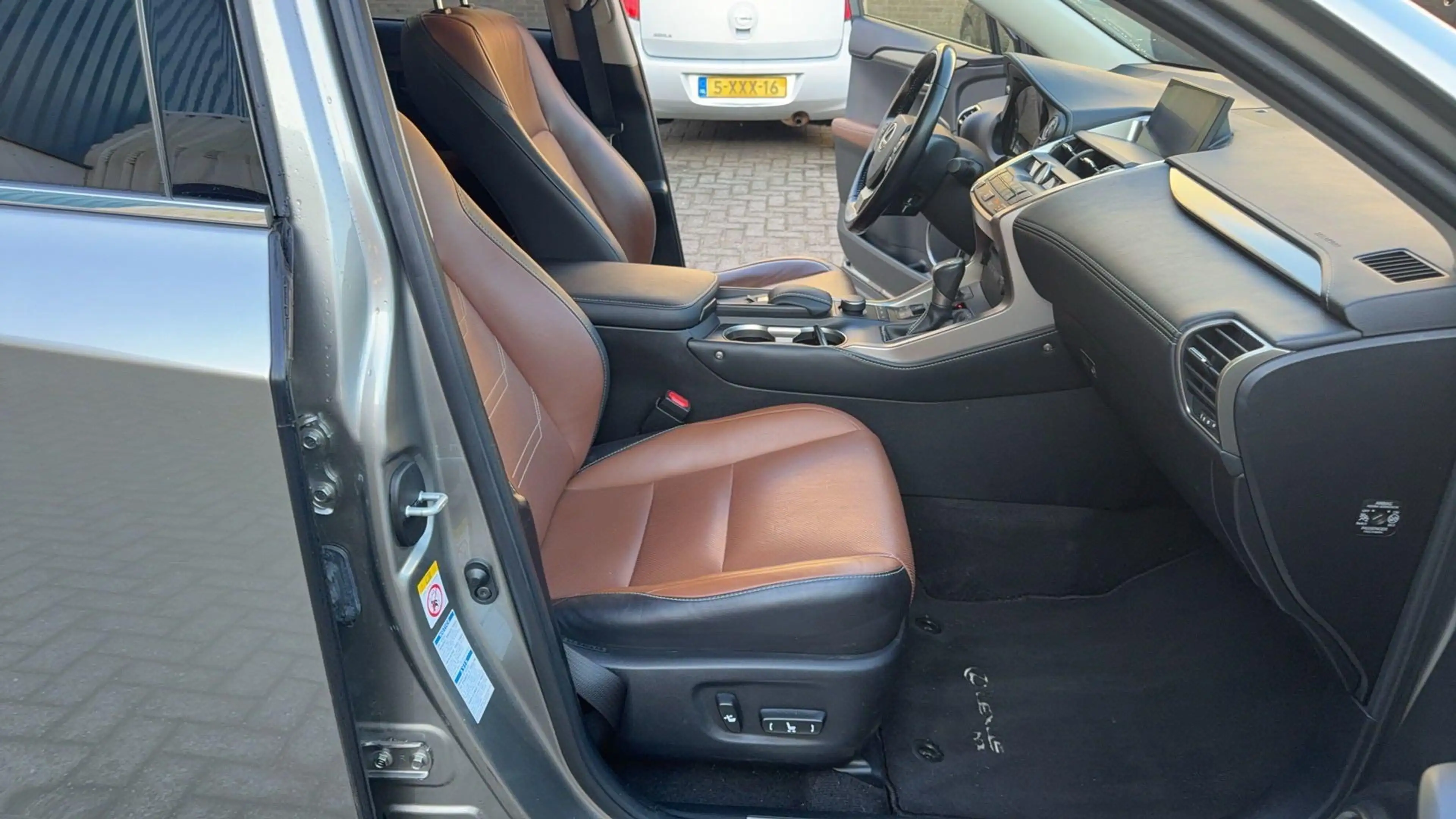 Lexus NX 300h AWD Luxury Line Leder/Winterset — photo 12