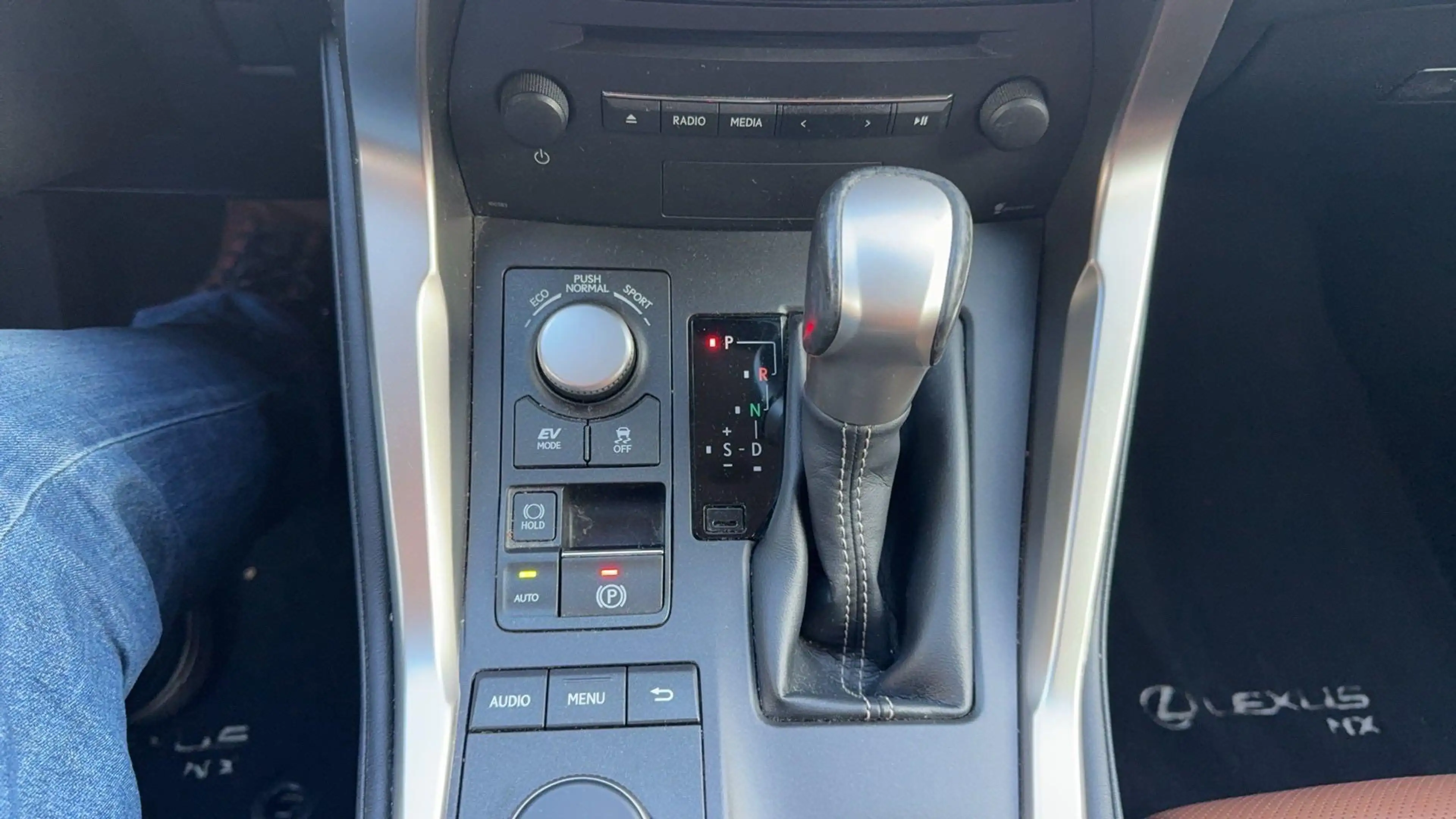 Lexus NX 300h AWD Luxury Line Leder/Winterset — photo 13