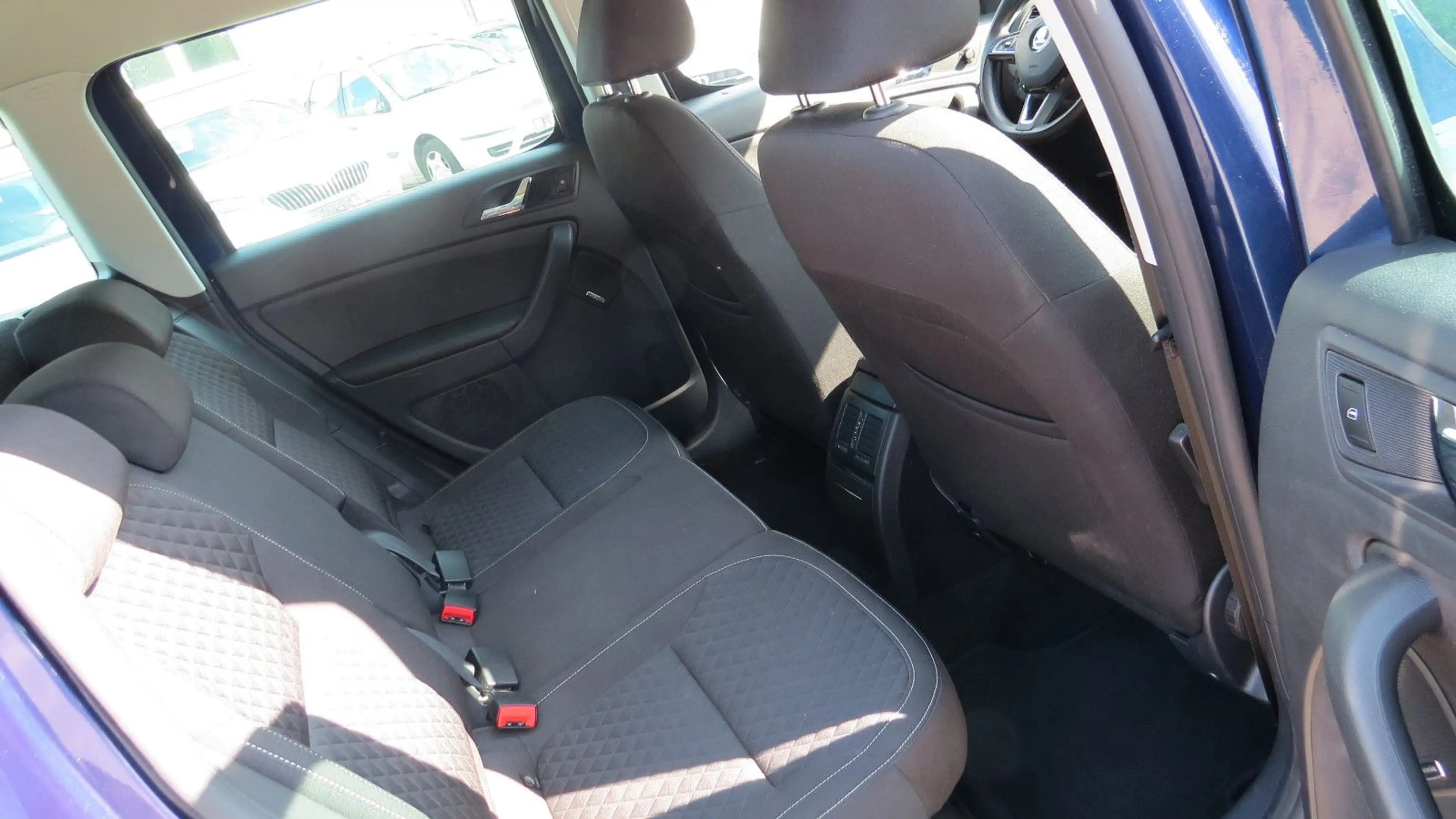 Skoda Yeti Drive*XENON*NAVI*TEMPOMAT* — photo 10