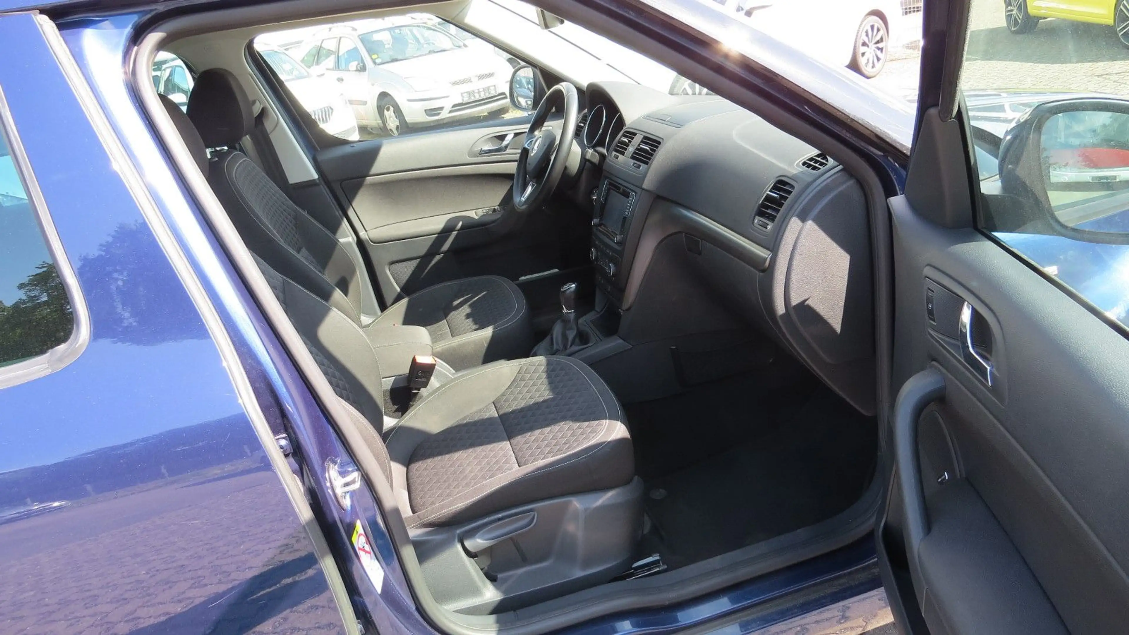 Skoda Yeti Drive*XENON*NAVI*TEMPOMAT* — photo 8