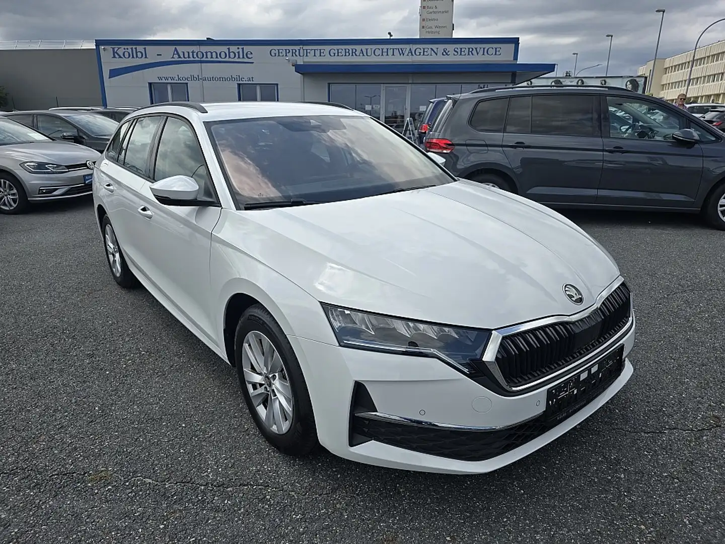 Skoda Octavia Kombi 2,0 TDI Selection Weiß - 1