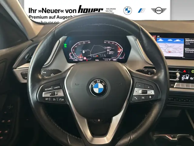 BMW 1 Series view 13
