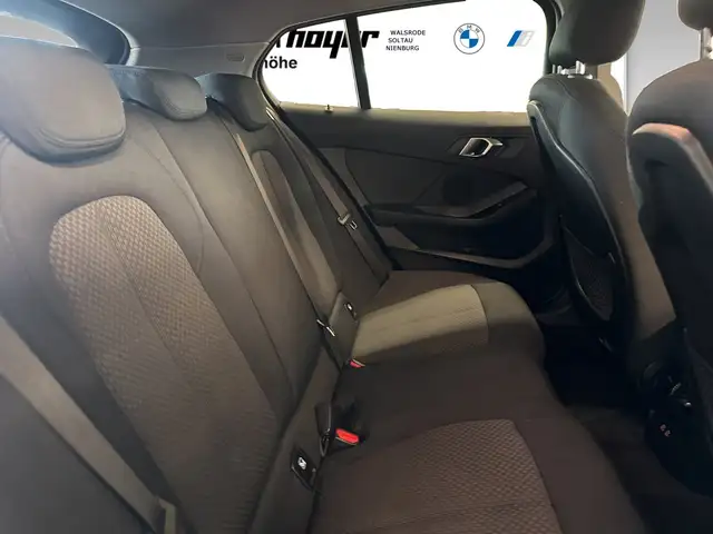 BMW 1 Series view 8