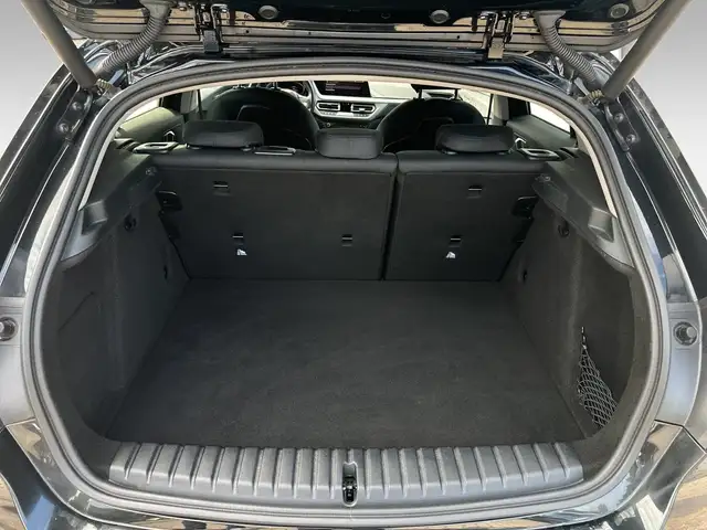 BMW 1 Series view 11