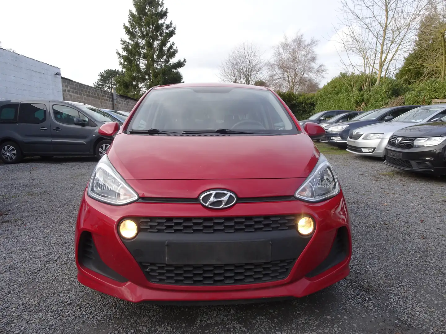 Hyundai i10 i10 1.0i Launch Edition AIRCO USB Rouge - 1