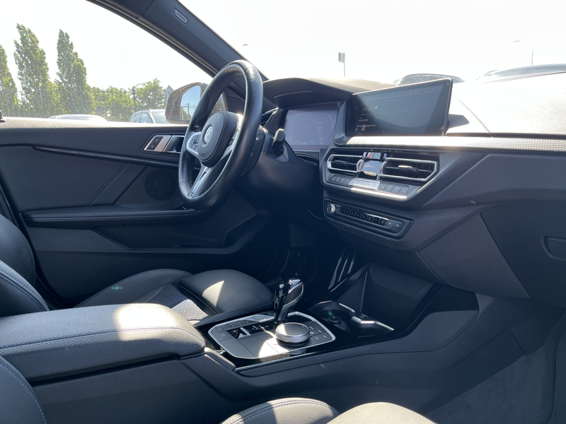 BMW 120 1-serie M-Sport Pro | Panorama | 18" | Stoelverwar — photo 5