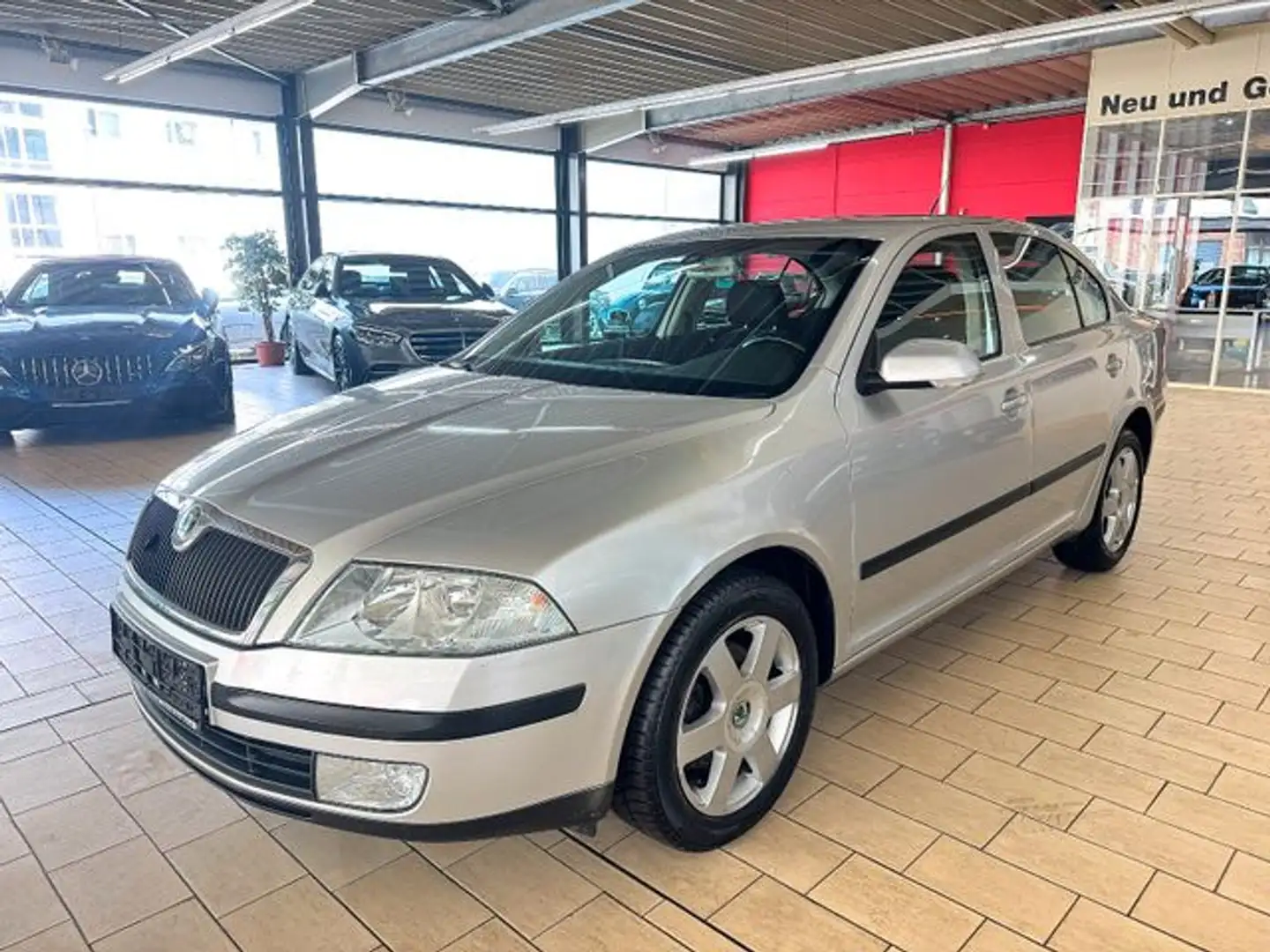 Skoda Octavia 2.0 TDI ELEGANCE*KLIMAAUT+TEMP+SITZ+AHK* Argent - 2