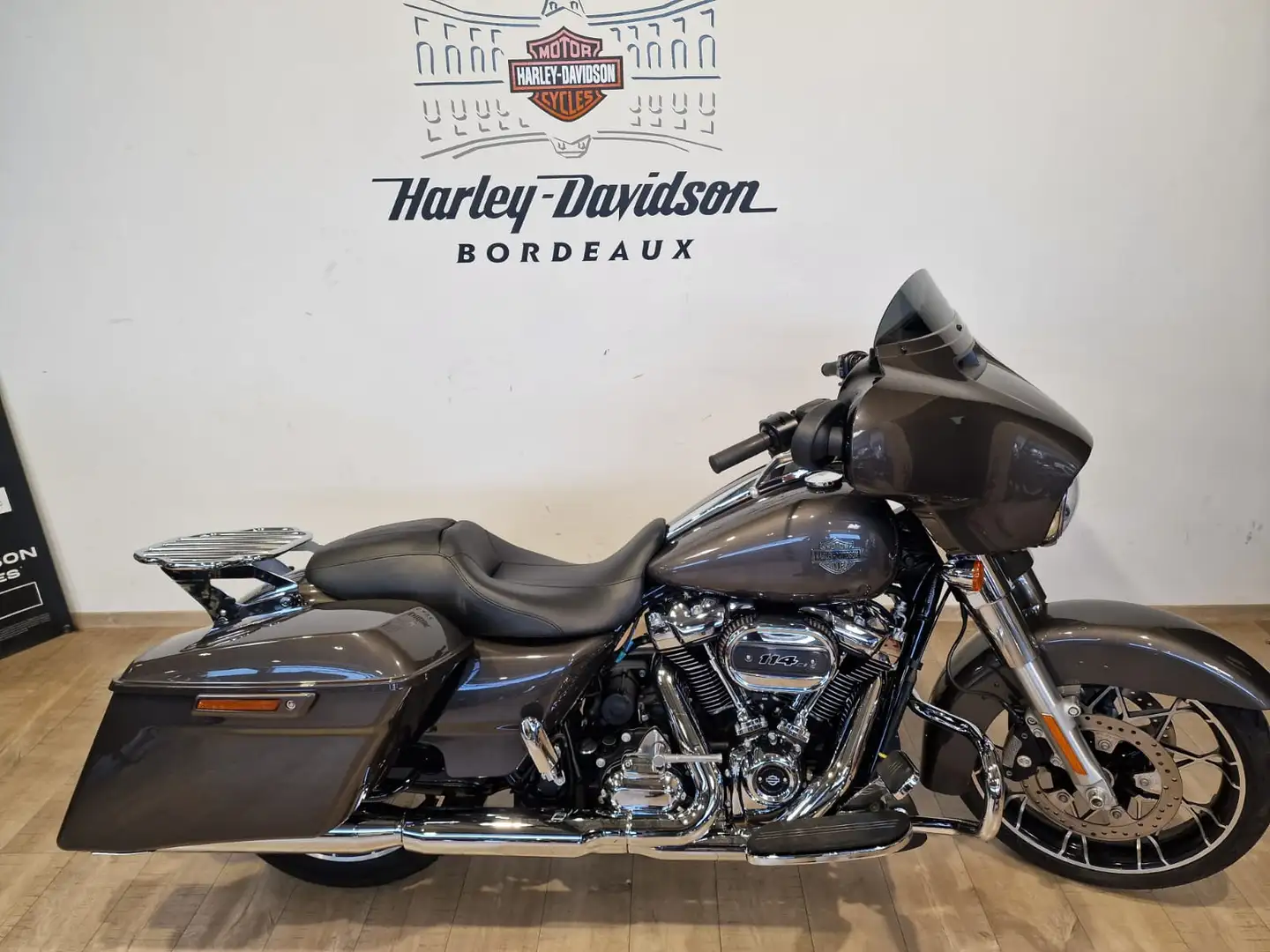 Harley-Davidson Street Glide Gris - 1