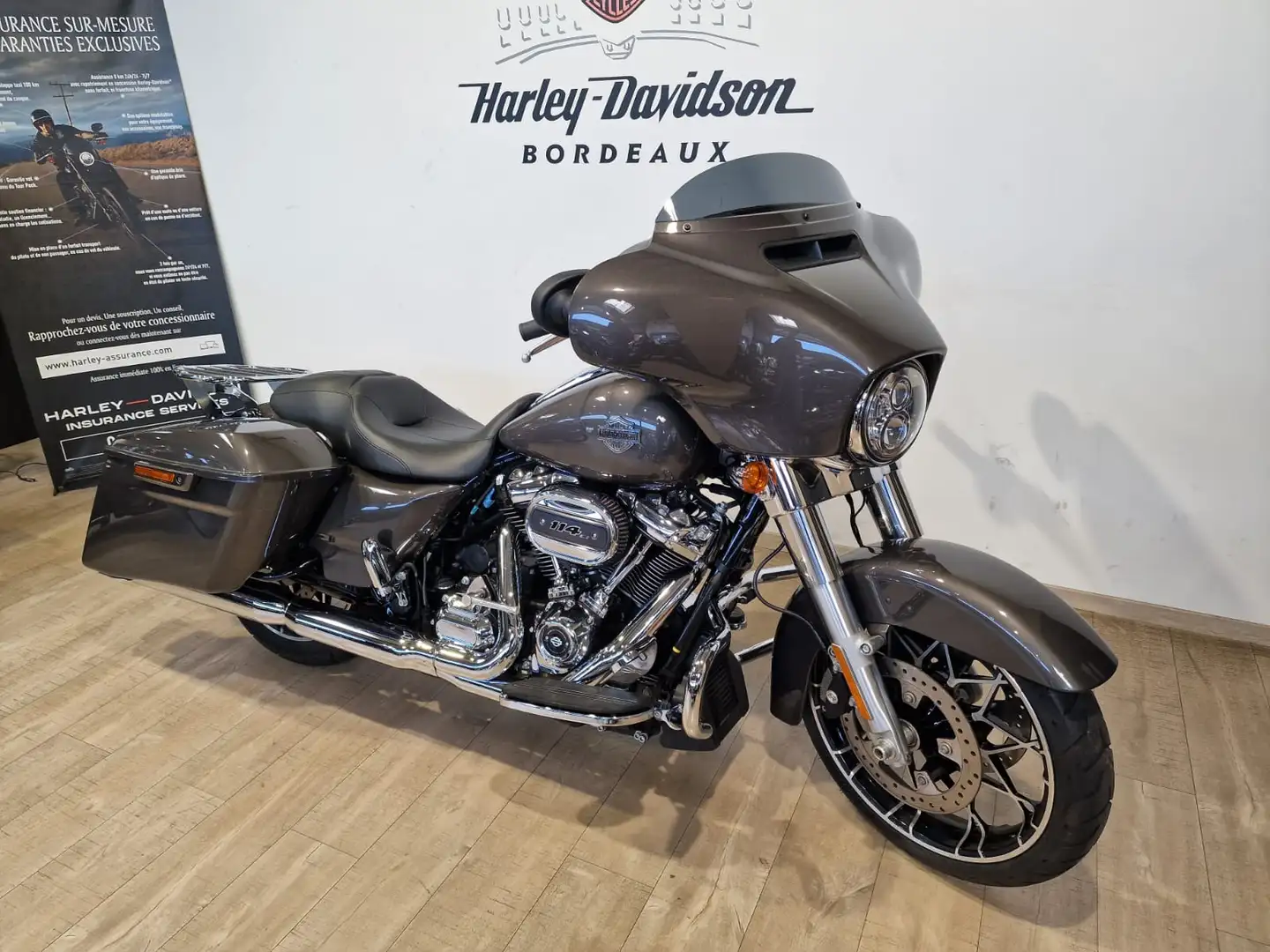Harley-Davidson Street Glide Gris - 2