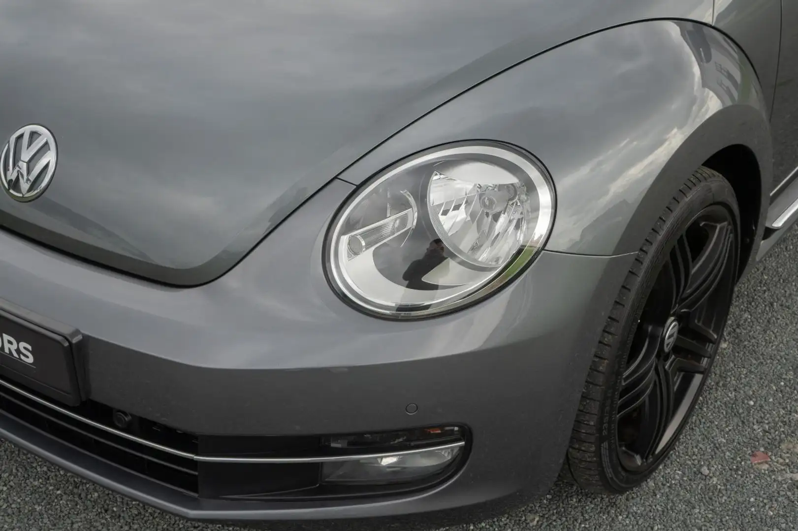 Volkswagen Beetle 2.0 Sport PANO*58.000KM*AUTOM*LEDER*SHZ* Grau - 2