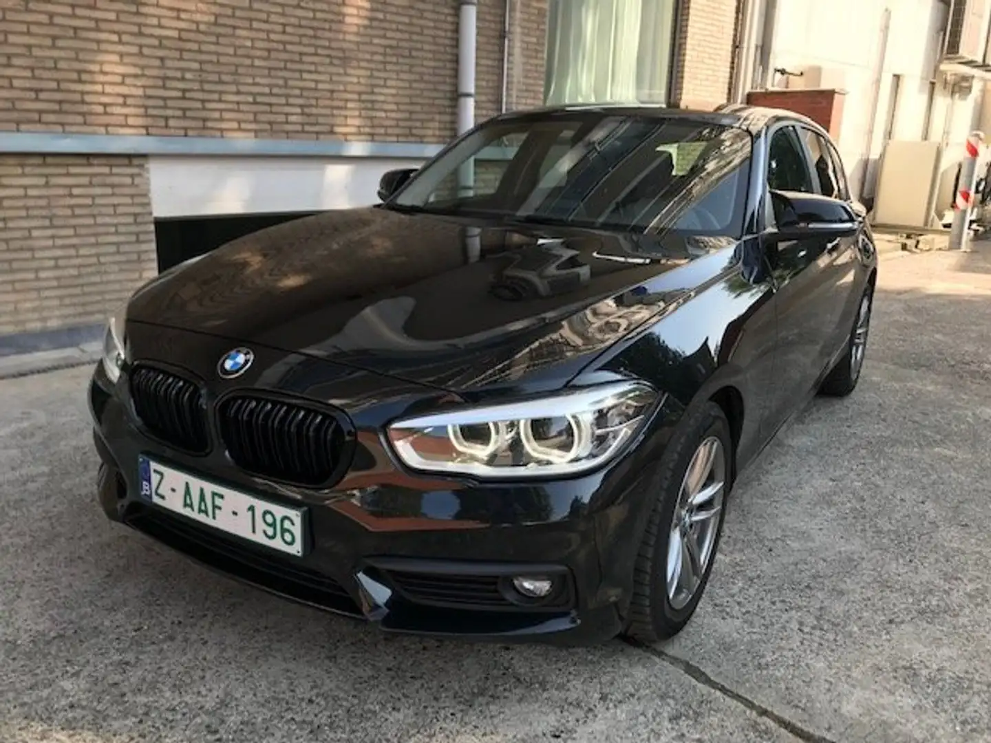 BMW 116 i 6 Vit. - Sport Hatchback 5drs  98.750 km 2019 Noir - 1