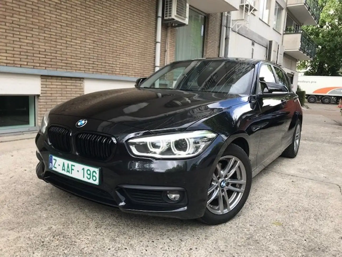 BMW 116 i 6 Vit. - Sport Hatchback 5drs  98.750 km 2019 Noir - 1