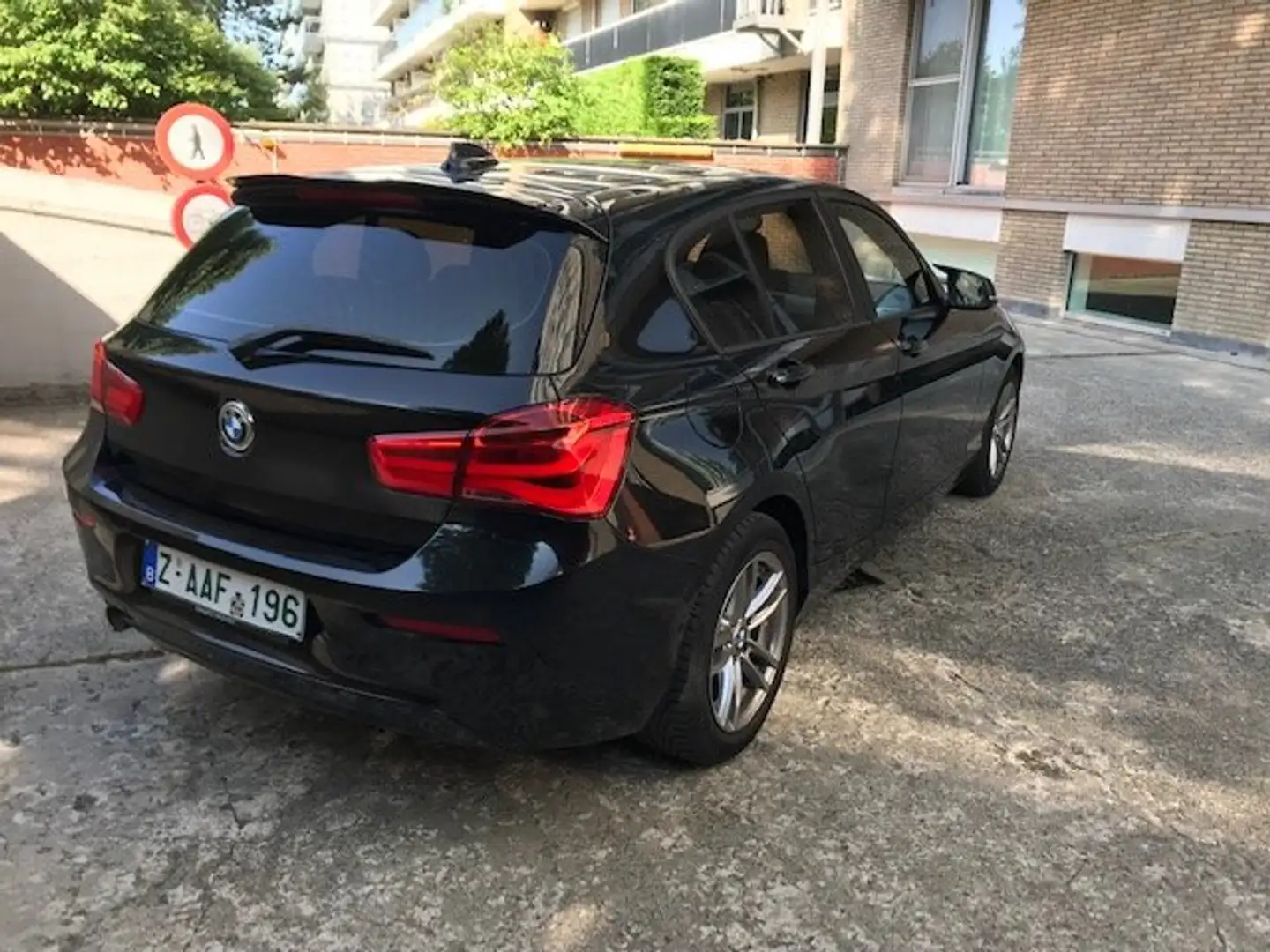 BMW 116 i 6 Vit. - Sport Hatchback 5drs  98.750 km 2019 Noir - 2