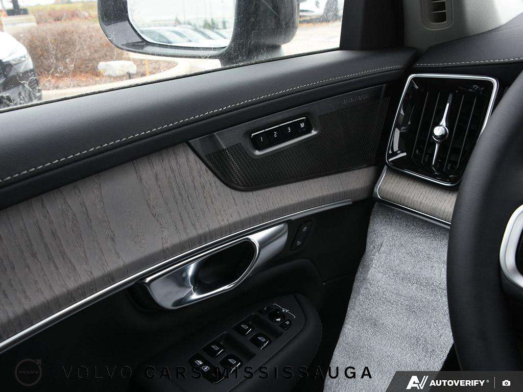 2026 Volvo XC90 B6 AWD Ultra Dark Theme 7-Seater thumb 17