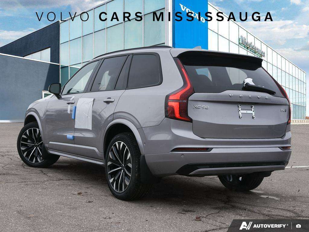 2026 Volvo XC90 B6 AWD Ultra Dark Theme 7-Seater alt 4