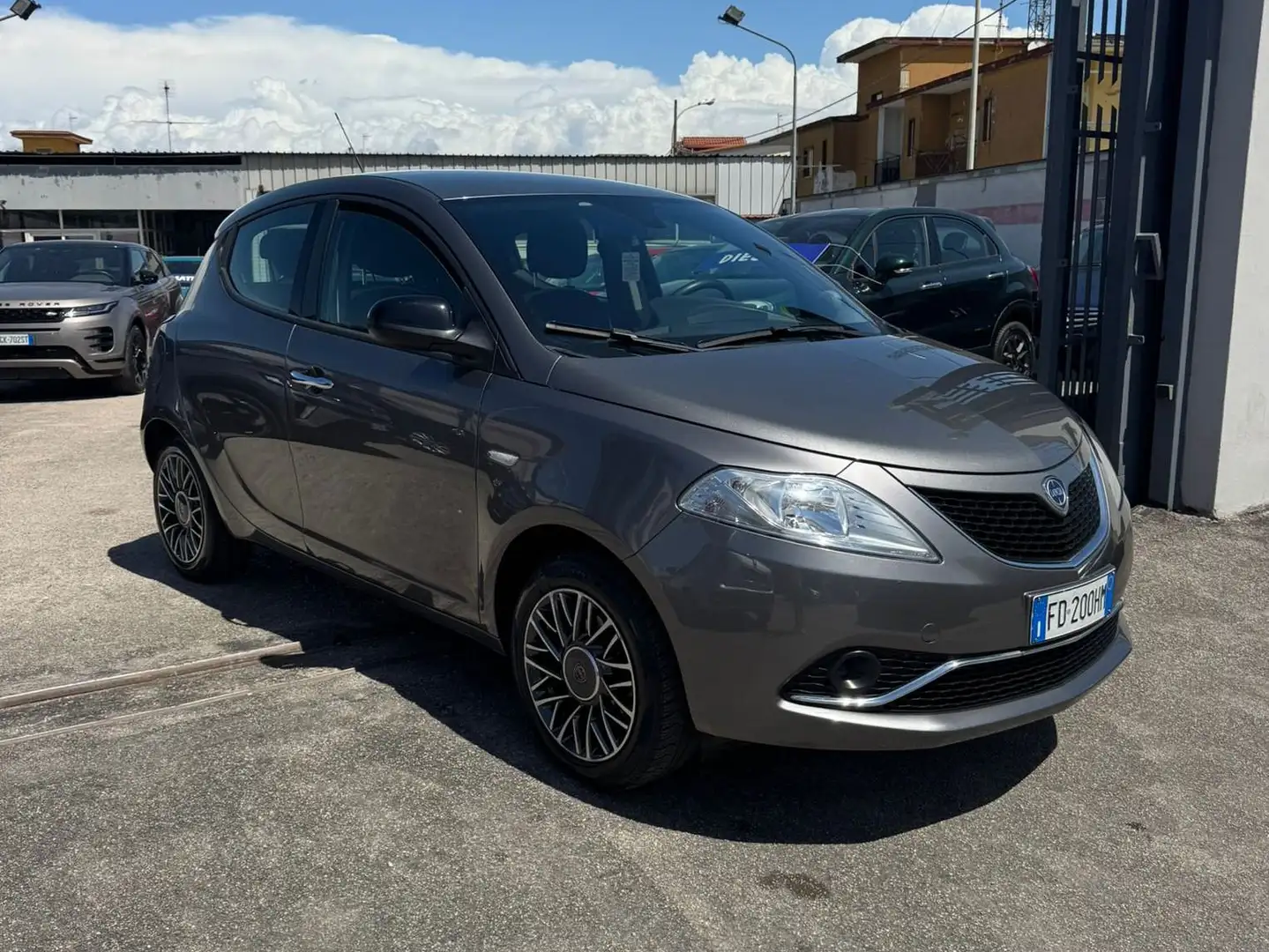 Lancia Ypsilon Ypsilon 1.2 Gold 69cv Gris - 2