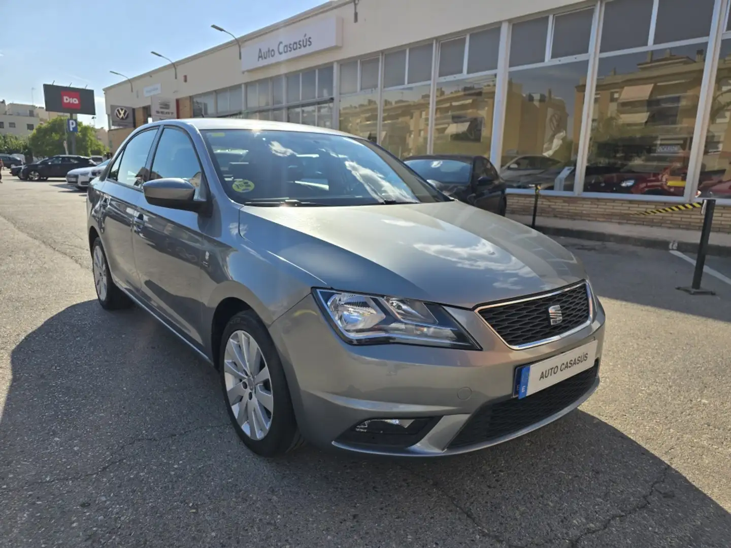 SEAT Toledo 1.6TDI CR S&S Style 105 Plateado - 1
