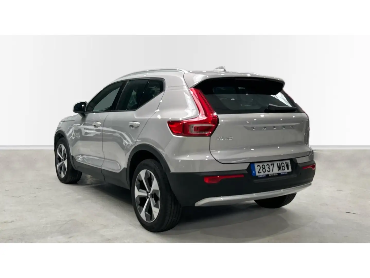 Volvo XC40 B3 Core Aut. Plateado - 2
