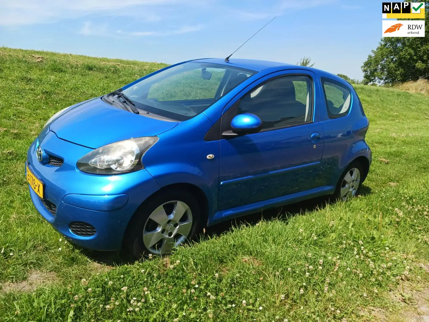 Toyota Aygo 1.0i 12V Access Airco Nieuwe koppeling Rijdt en sc Blauw - 1