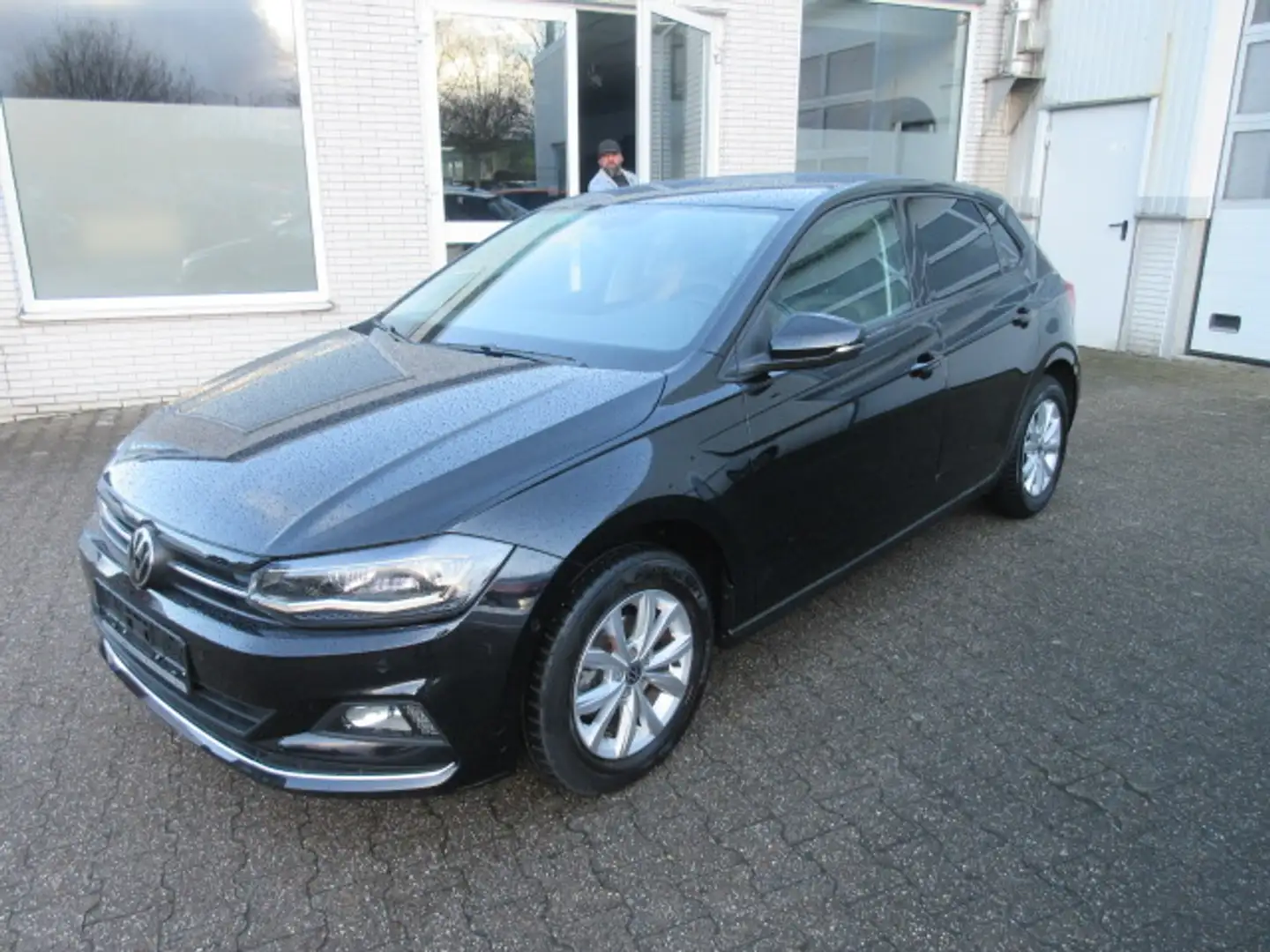 Volkswagen Polo Highline 1.0 TSI NAVI LED KAMERA ACC ALU AID APS SITZH. Schwarz - 1