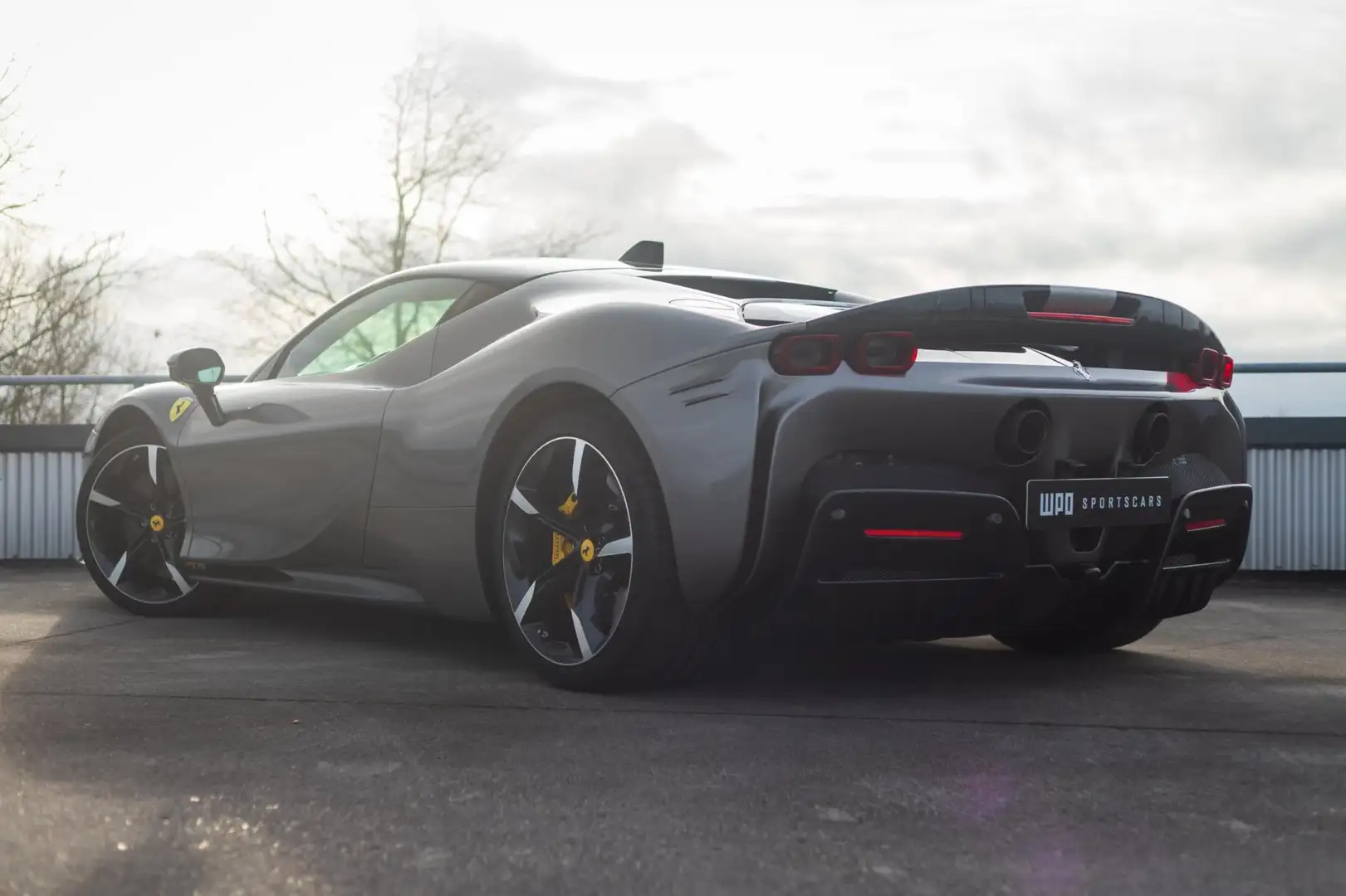 Ferrari SF90 Stradale 4.0 V8 Assetto Fiorano Grijs - 2