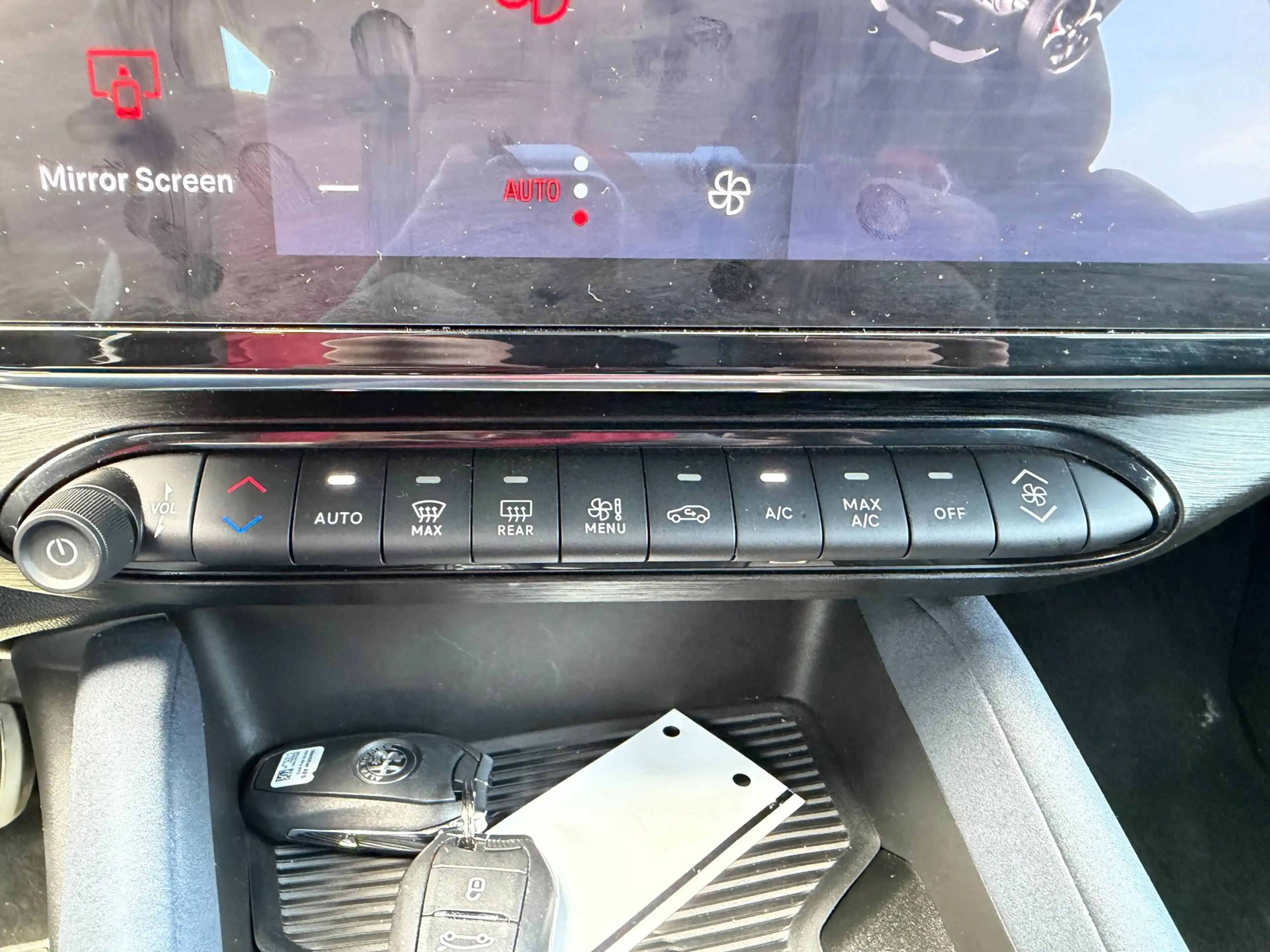 Alfa Romeo Junior Elettrica 54 kWh — photo 19