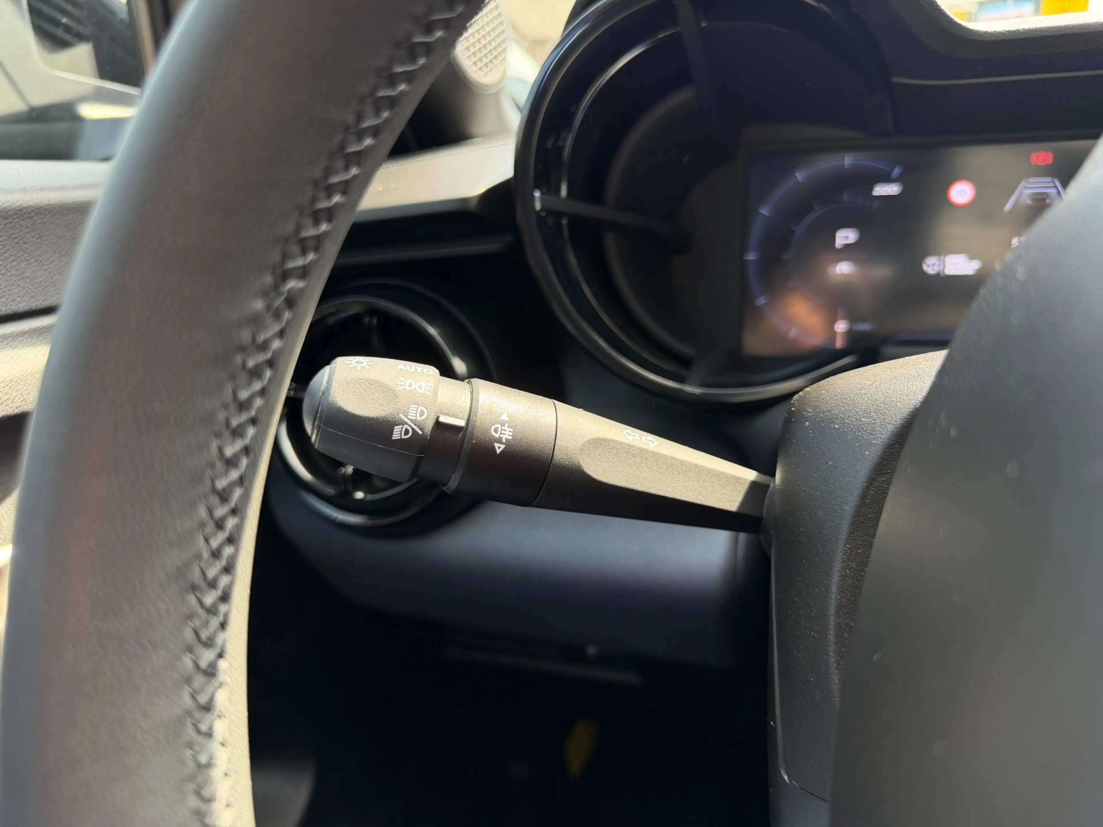 Alfa Romeo Junior Elettrica 54 kWh — photo 13