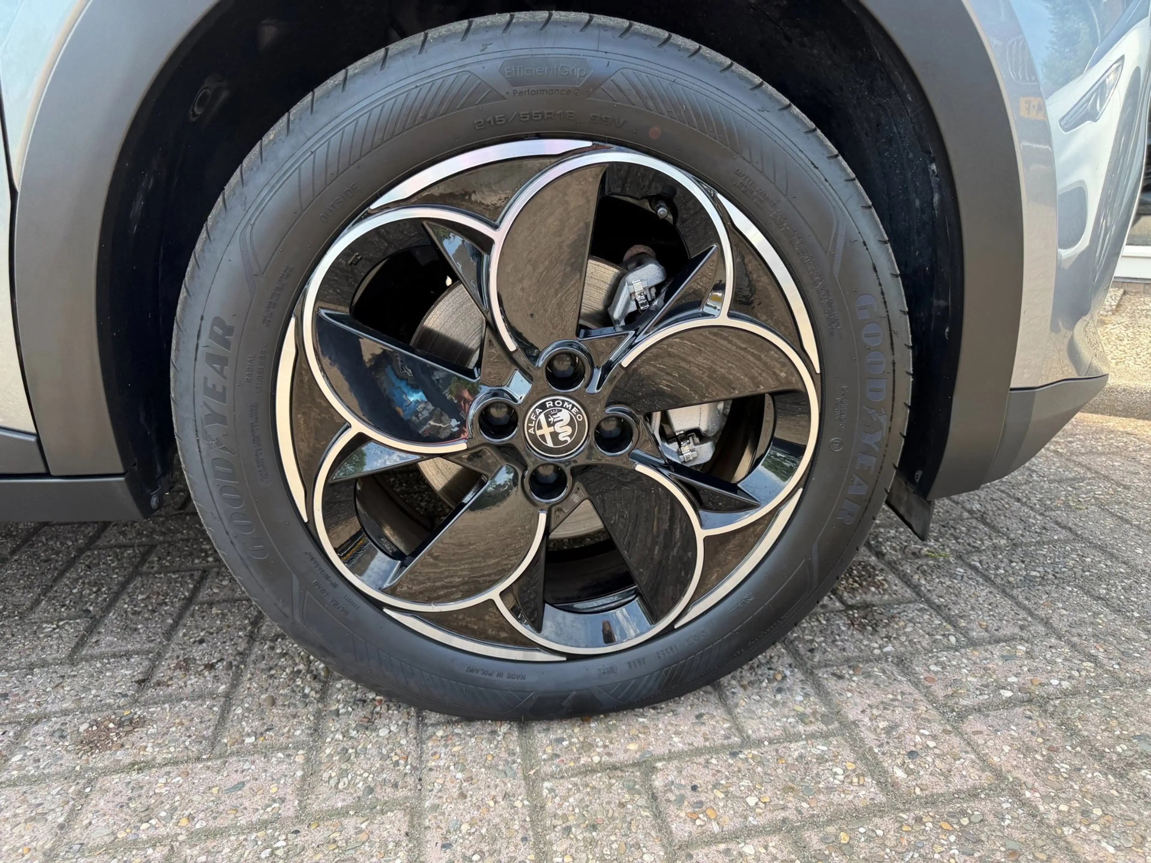 Alfa Romeo Junior Elettrica 54 kWh — photo 27