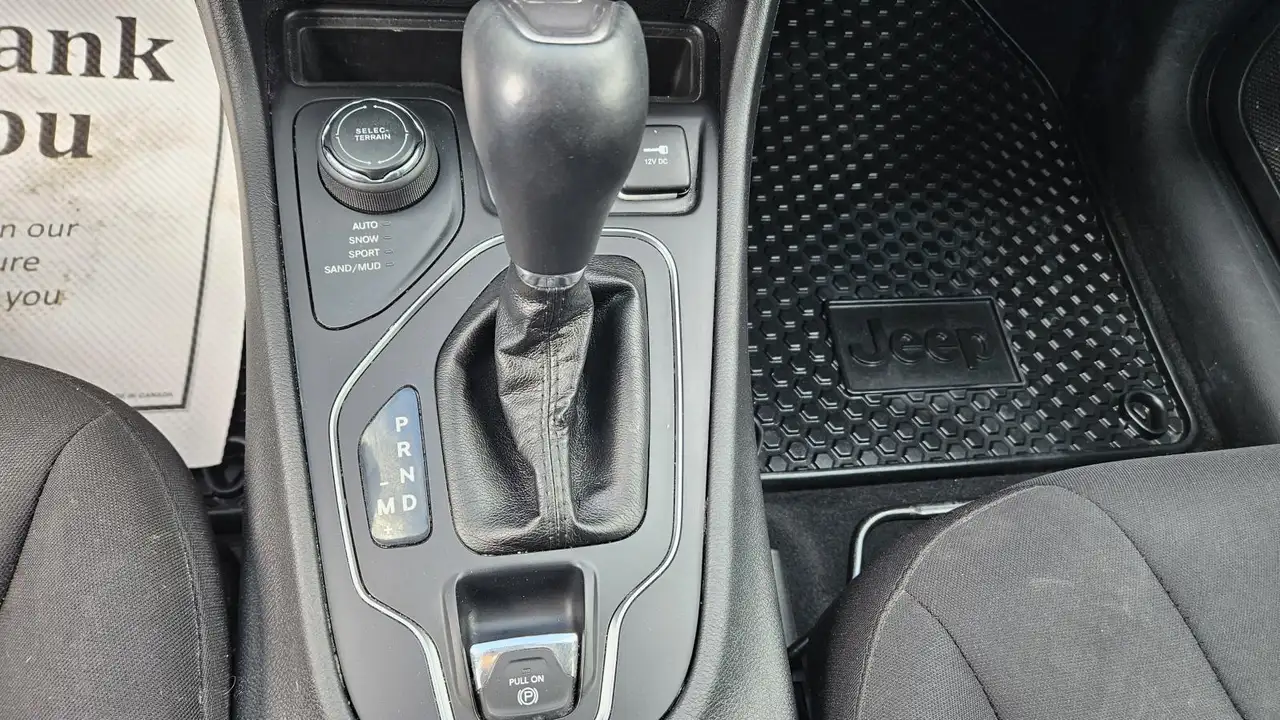 Jeep Cherokee снимка Jeep Cherokee