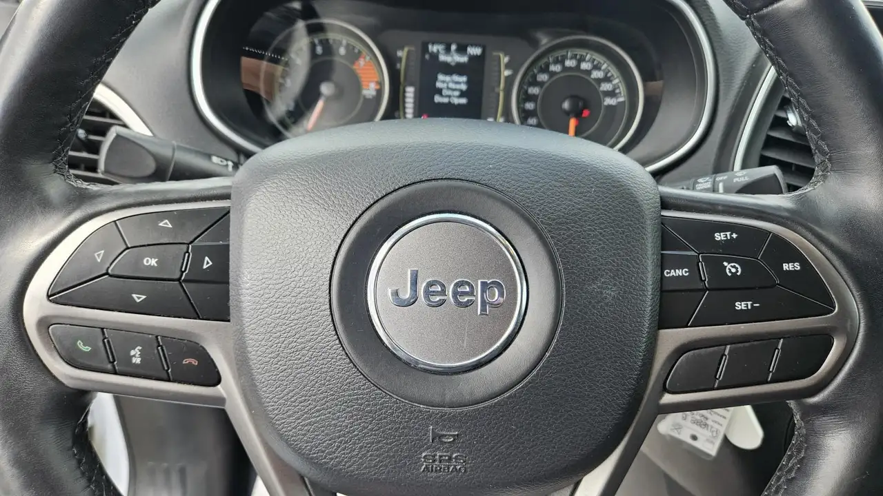 Jeep Cherokee снимка Jeep Cherokee