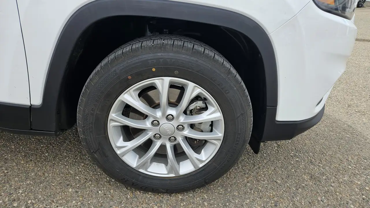 Jeep Cherokee снимка Jeep Cherokee