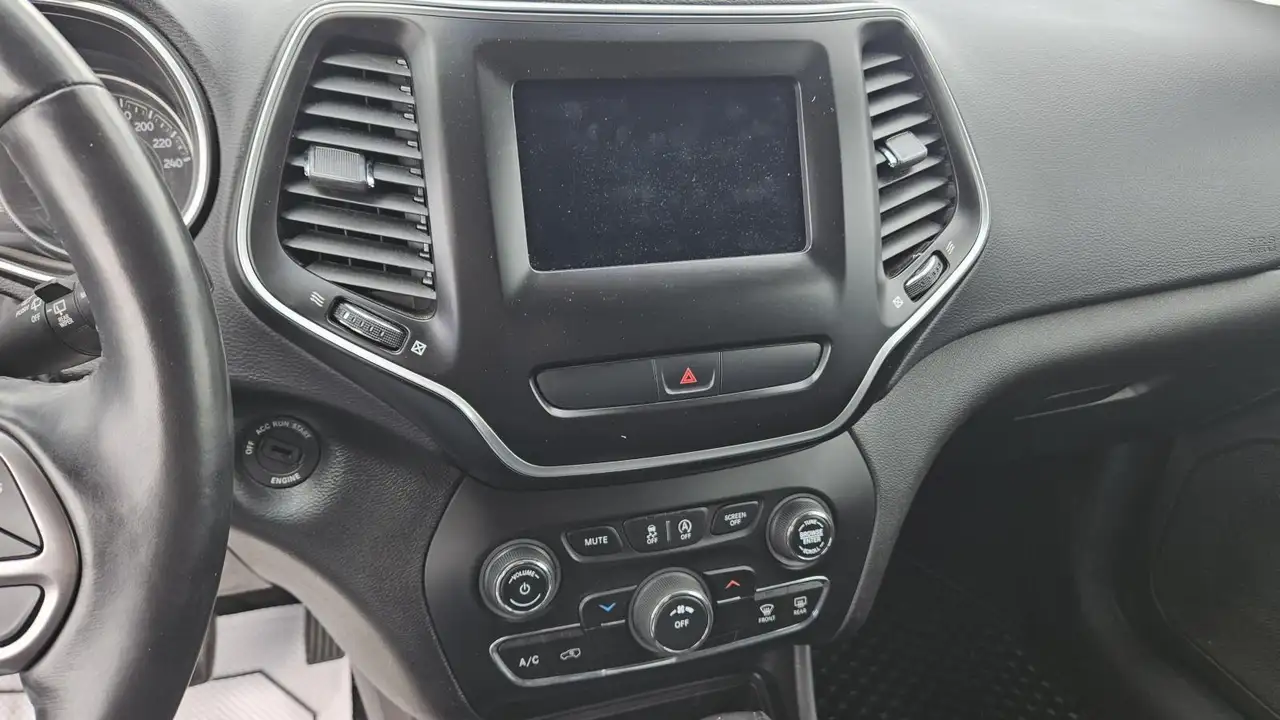 Jeep Cherokee снимка Jeep Cherokee