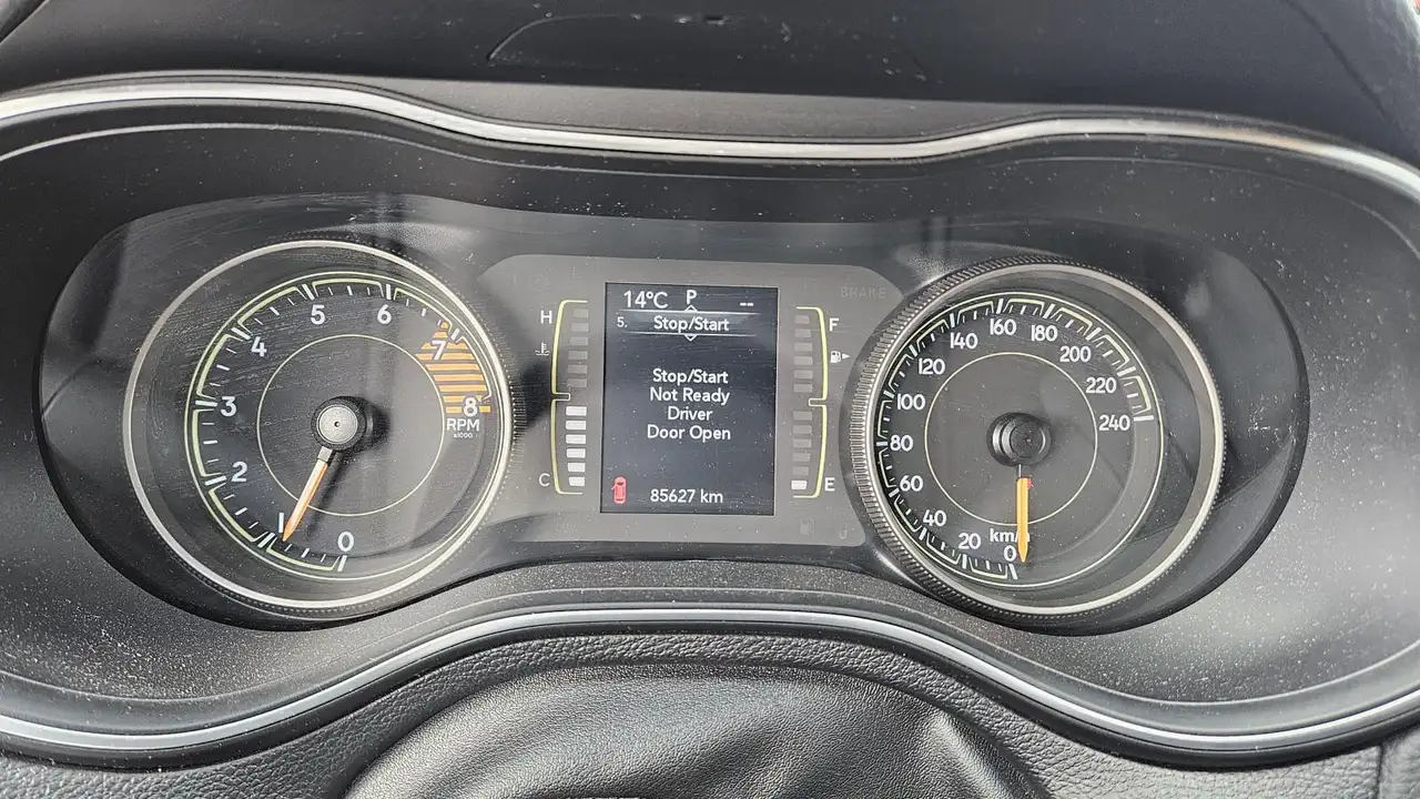 Jeep Cherokee снимка Jeep Cherokee