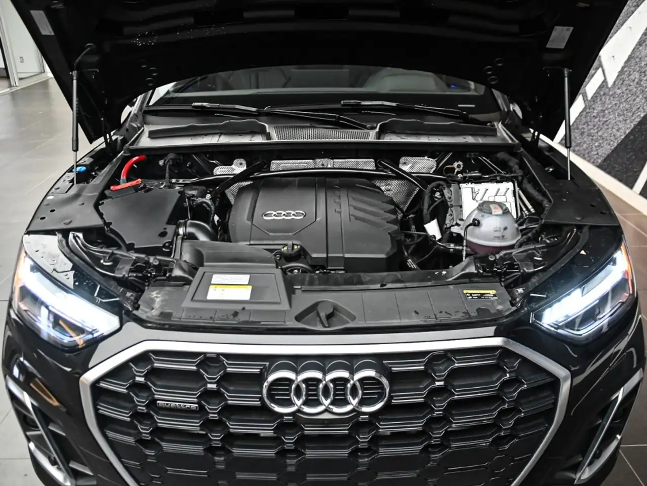 Audi Q5 снимка Audi Q5