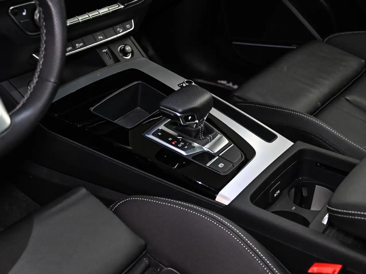 Audi Q5 снимка Audi Q5