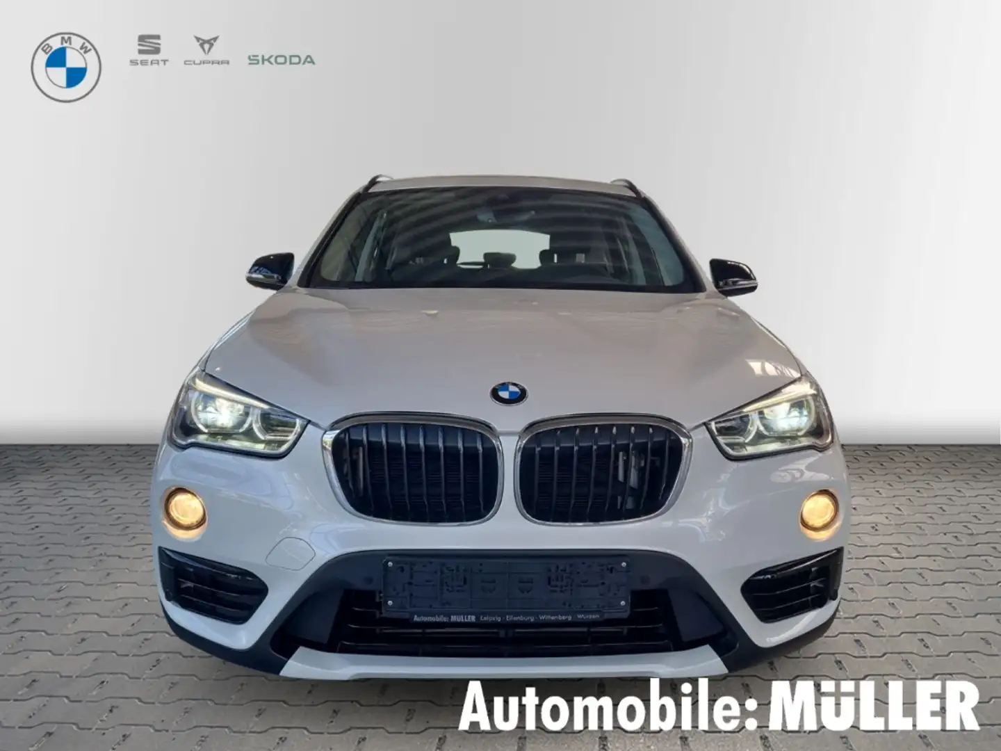 BMW X1 sDrive 20 i Sport Line AHK-abnehmbar Navi LED El. Blanc - 2