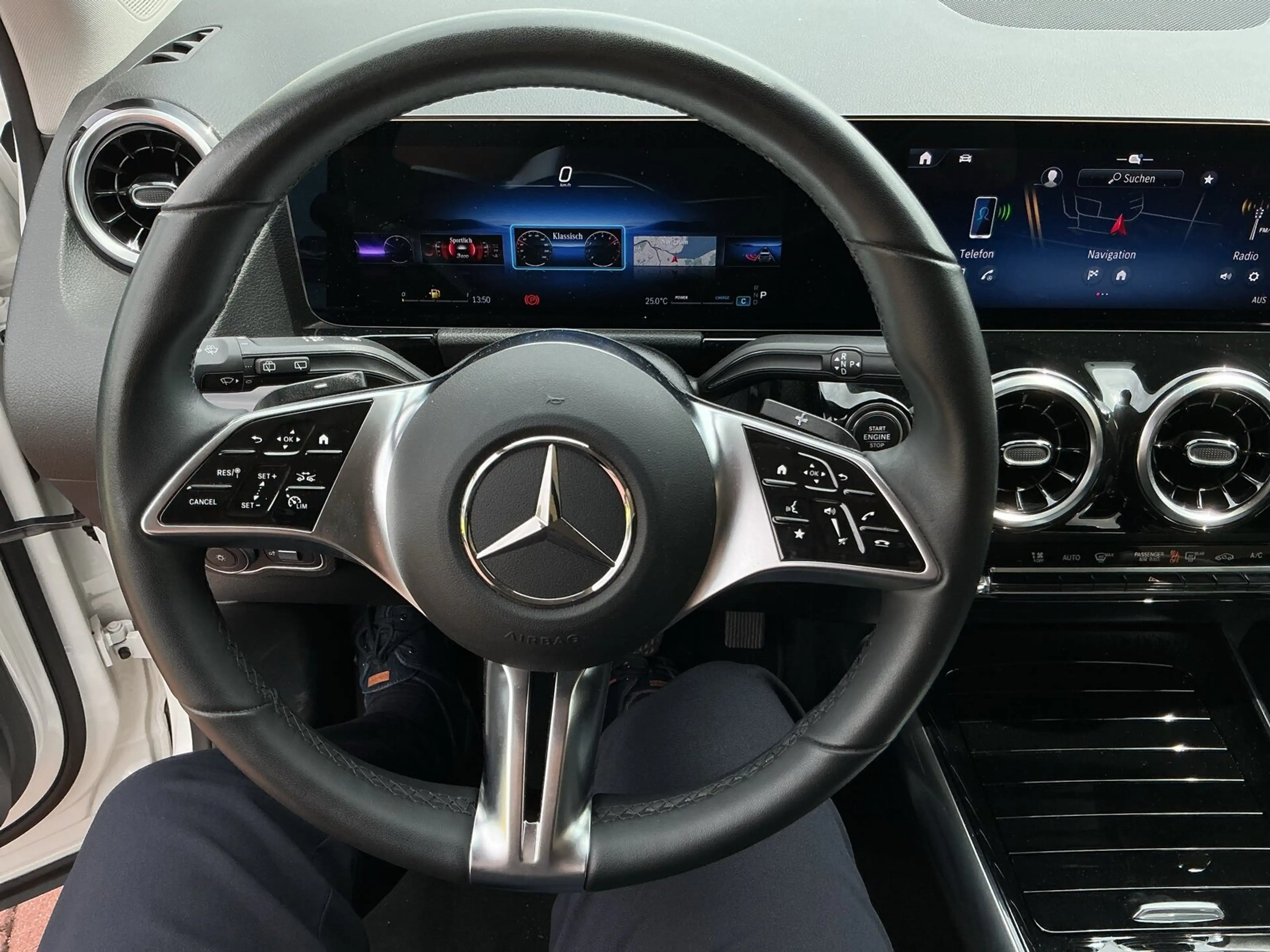 Mercedes-Benz GLA 220 GLA 220 4M Progr Advanced RüKam LED Distro AHK — photo 13