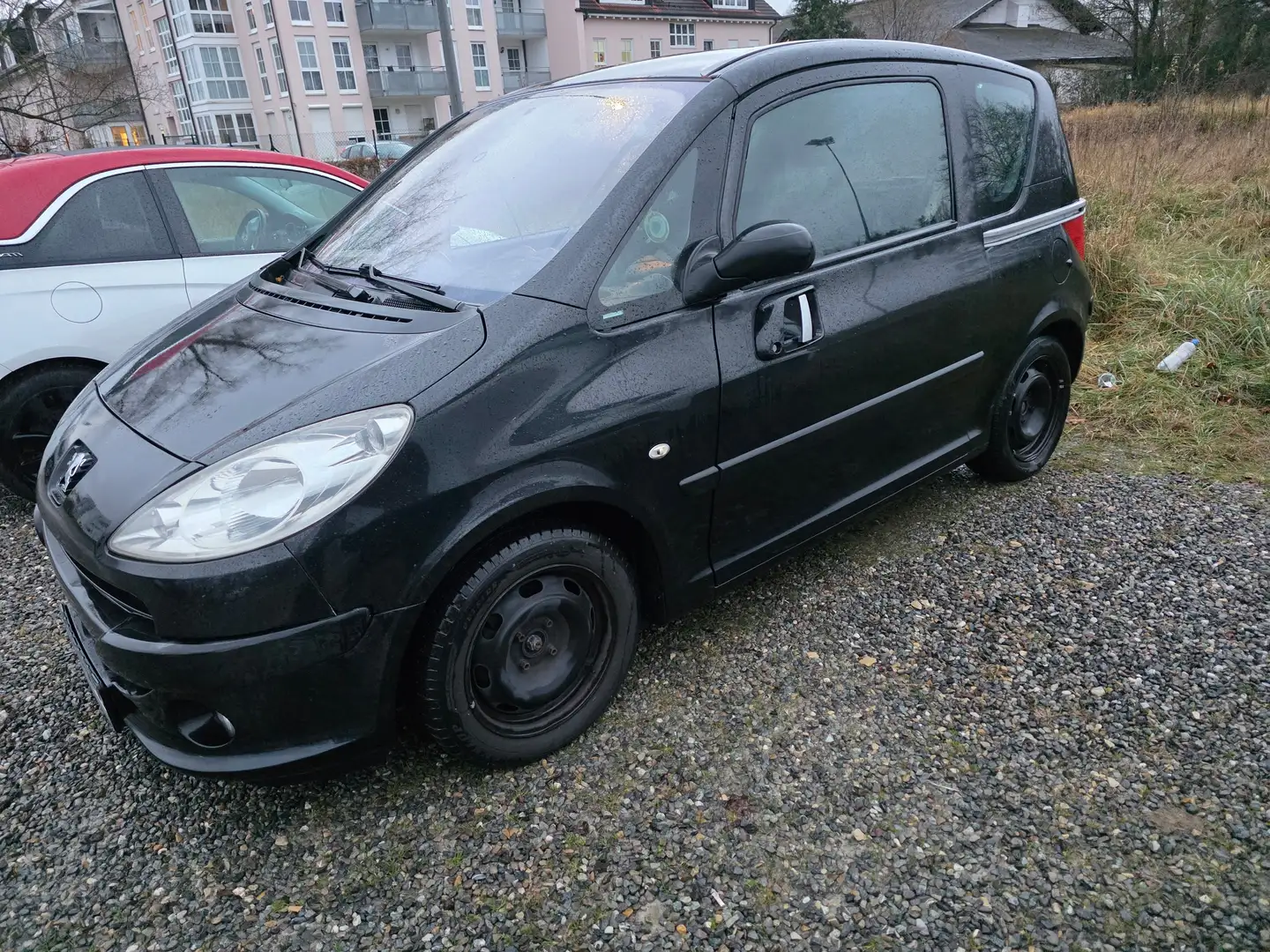 Peugeot 1007 AHK, el. Schiebetüren, 8-fach bereift Black - 1