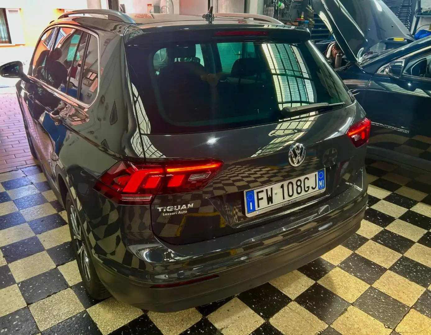 Volkswagen Tiguan 1.5 TSI Business ACT BlueMotion Technology Grigio - 2