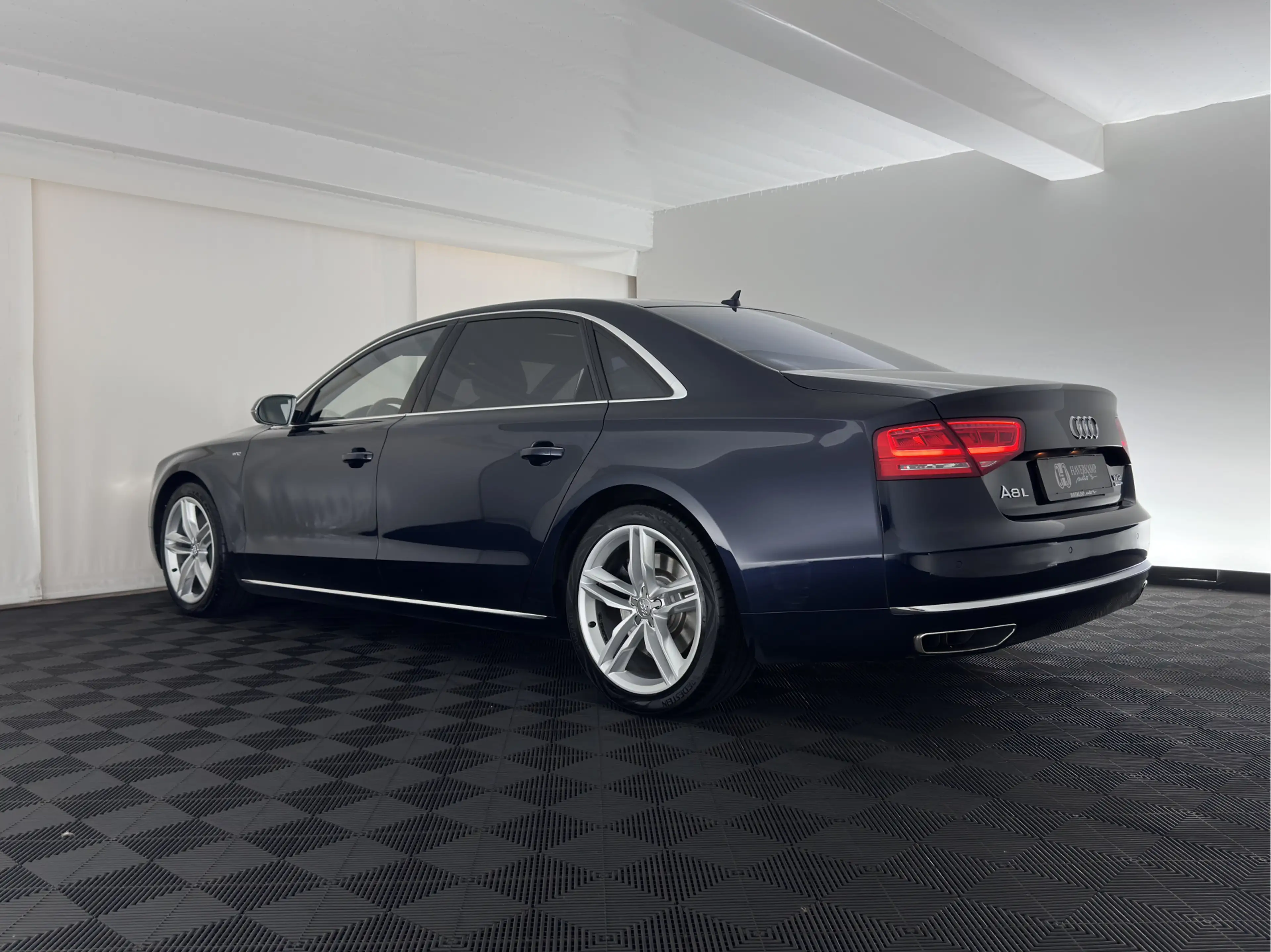 Audi A8 6.3 W12 quattro Lang Pro Line+ * Full Options * — photo 4