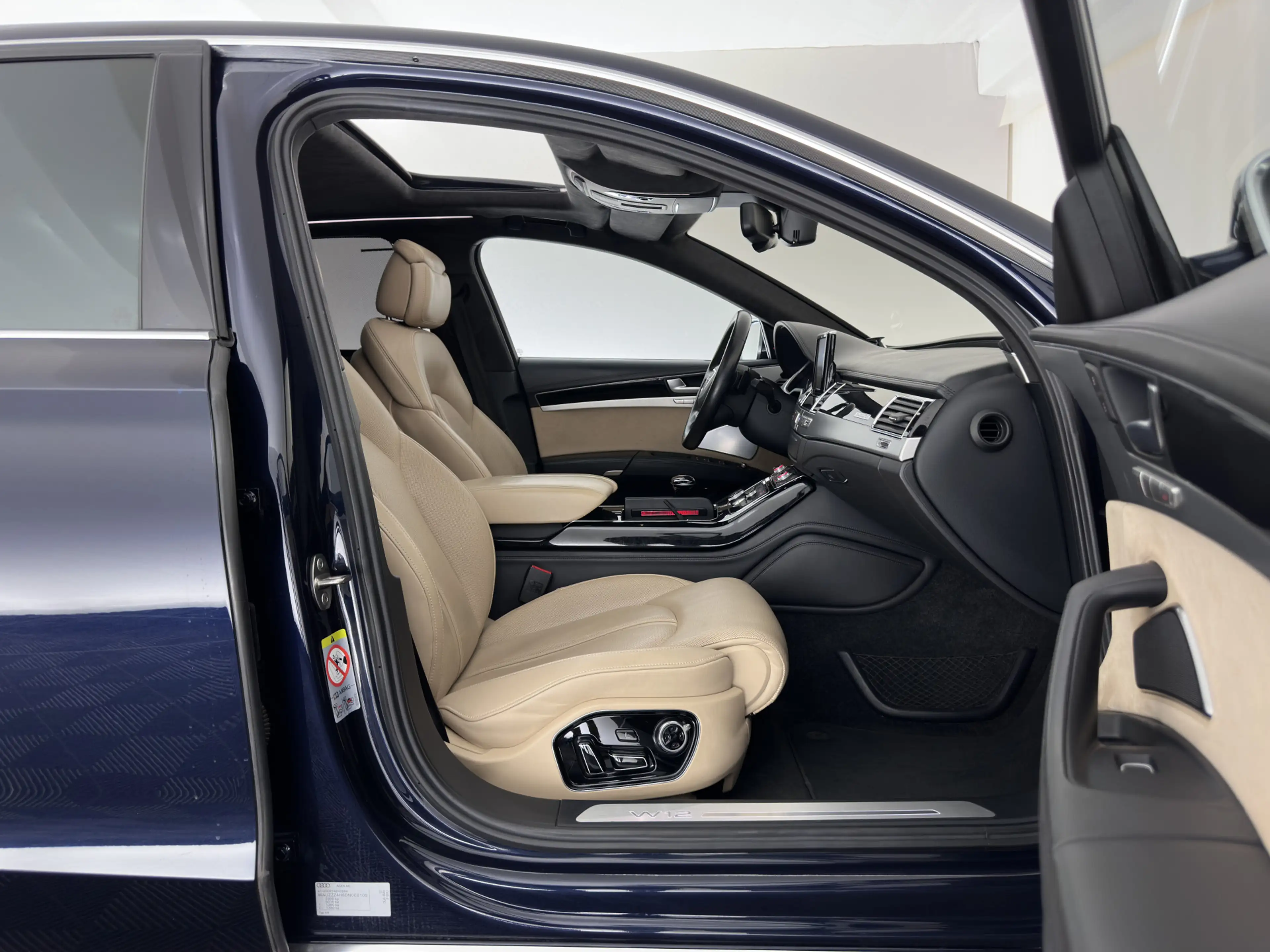 Audi A8 6.3 W12 quattro Lang Pro Line+ * Full Options * — photo 13