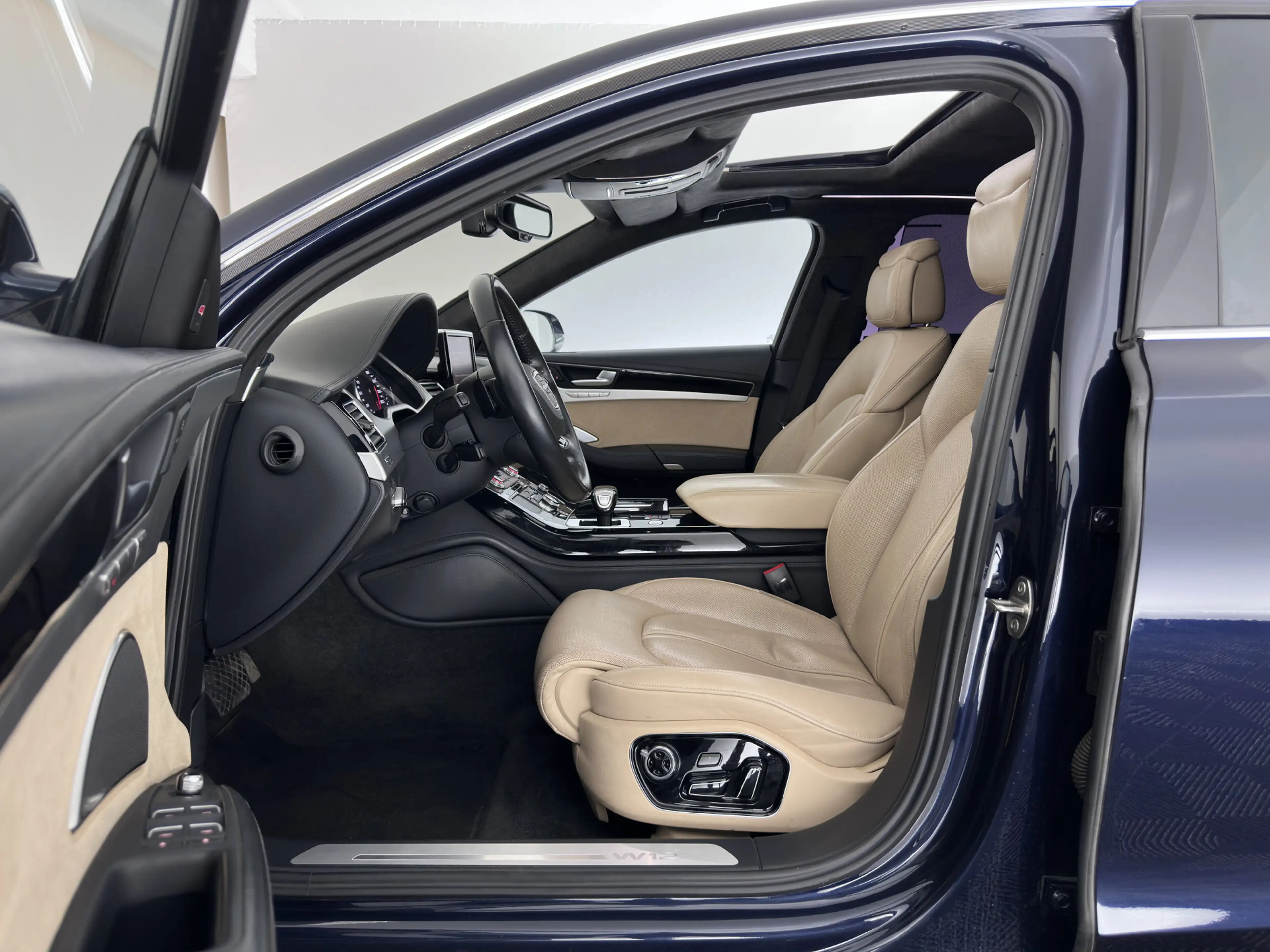 Audi A8 6.3 W12 quattro Lang Pro Line+ * Full Options * — photo 9
