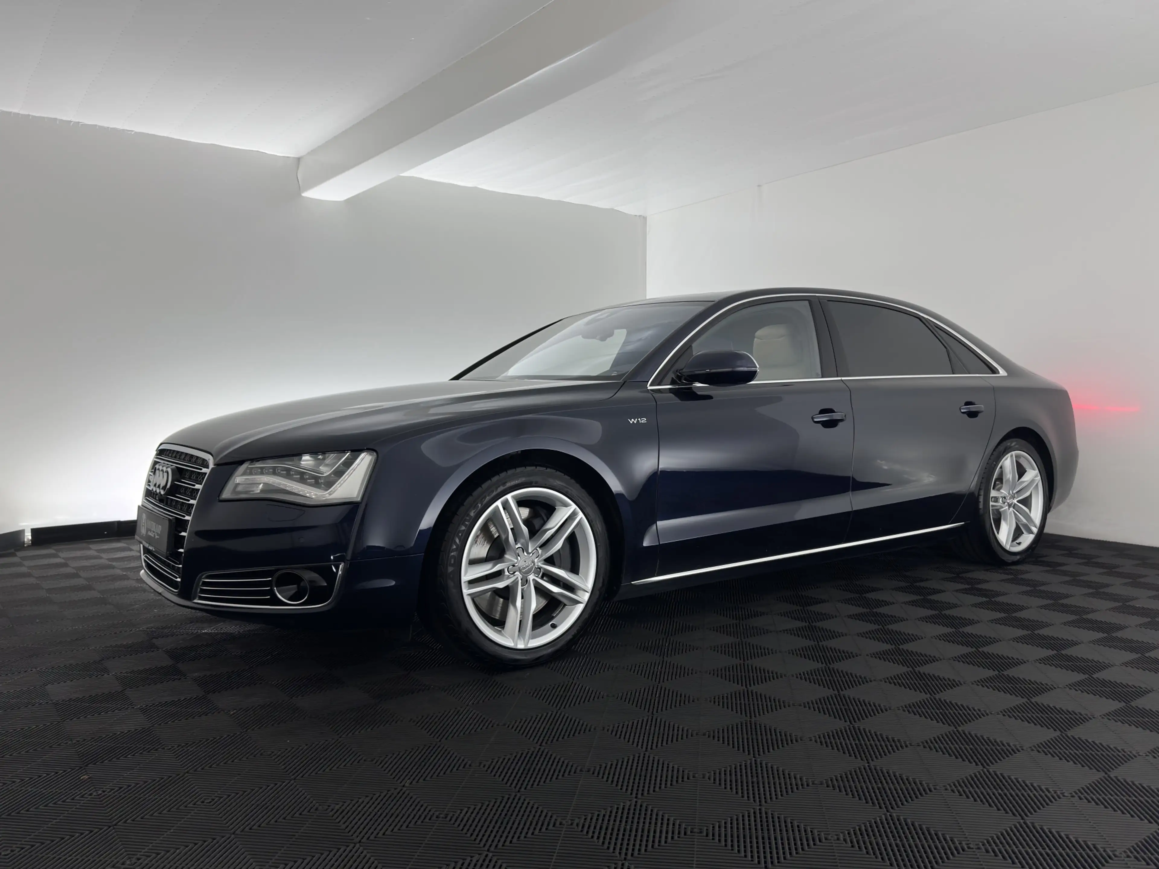 Audi A8 6.3 W12 quattro Lang Pro Line+ * Full Options * — photo 3