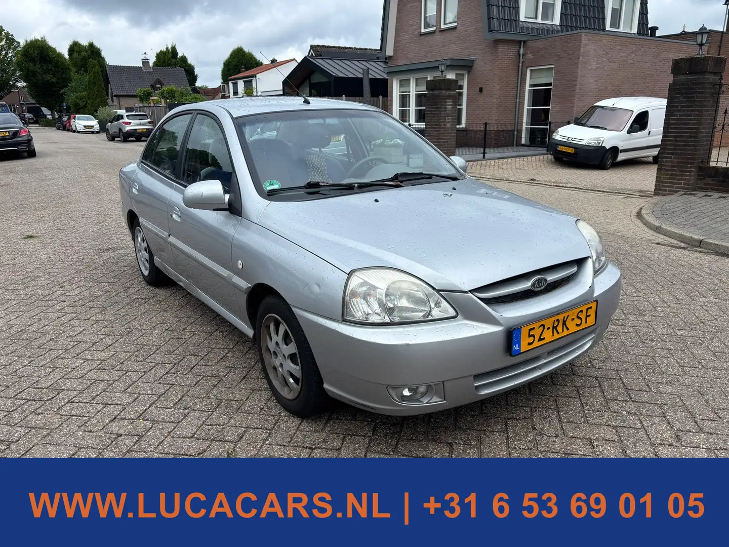 Kia Rio 1.5 LS AIRCO Gris - 2