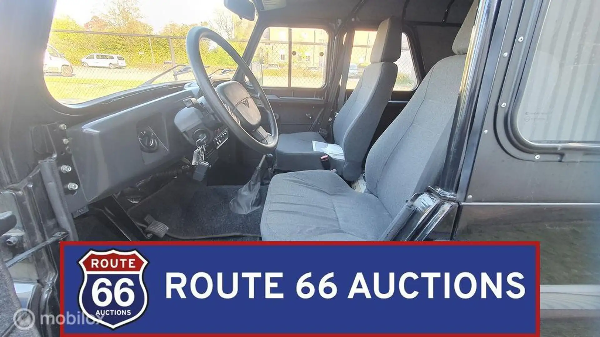UAZ Tigr | 2005 | Route 66 Auctions Schwarz - 2