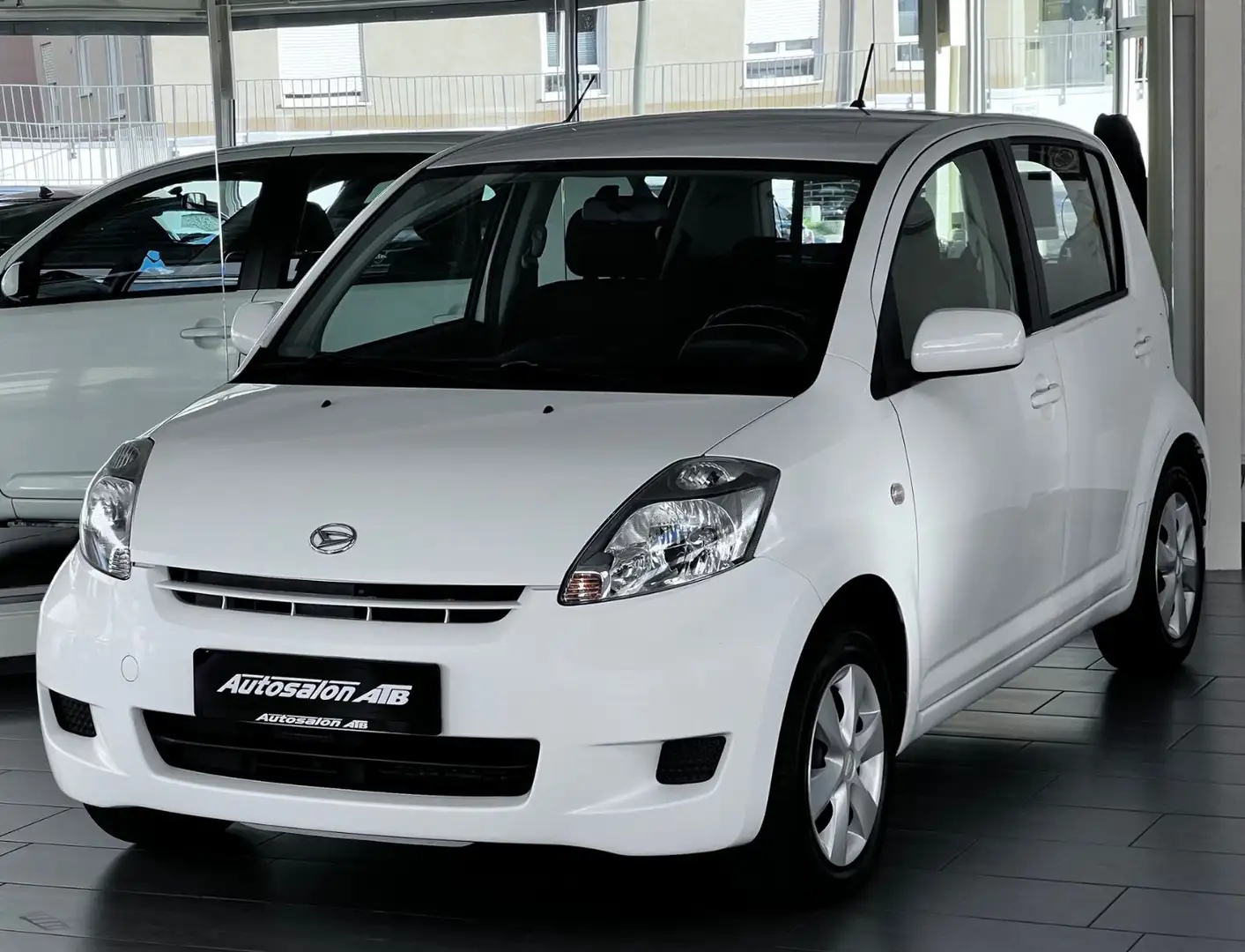 Daihatsu Sirion 1.0 "KLIMA SERVO" Weiß - 2