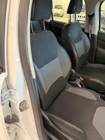 Citroen C3 view 14