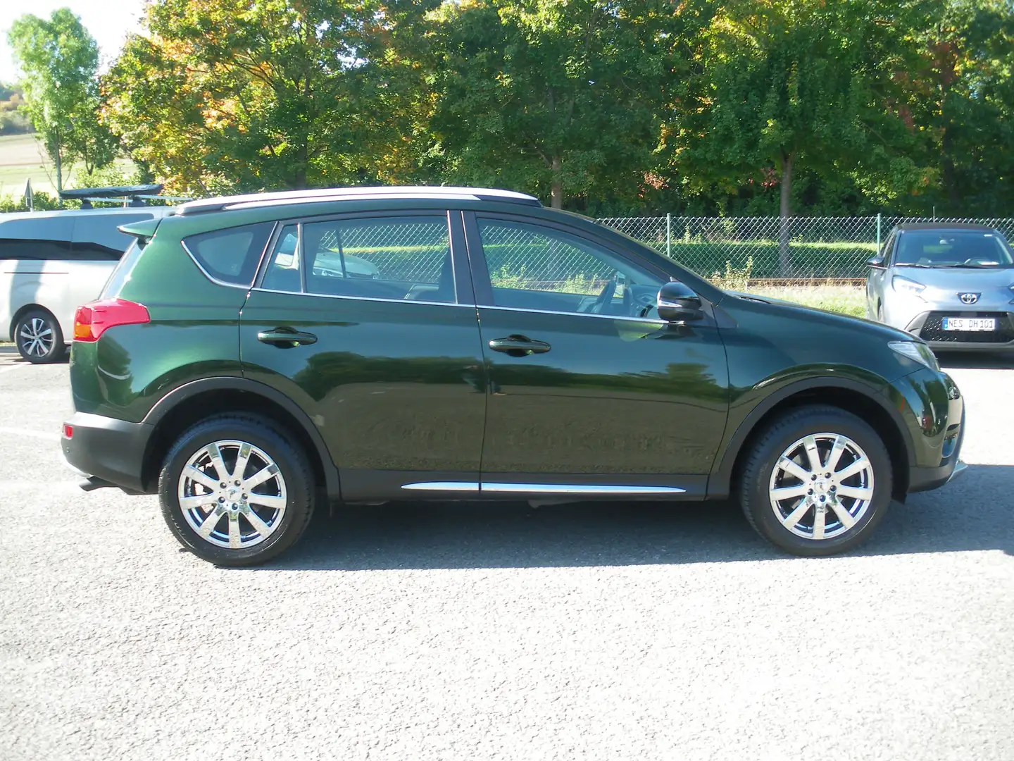 Toyota RAV 4 RAV4 Diesel 2.0 D-4D 4x2 Start-Stop Grün - 2